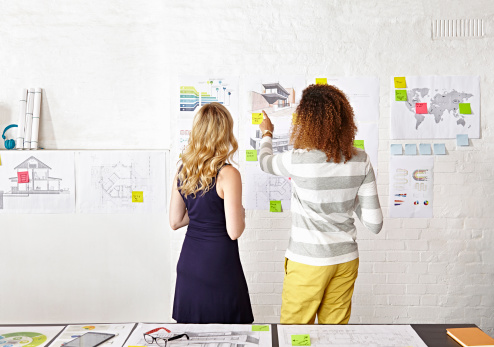 women-colleagues-working-together