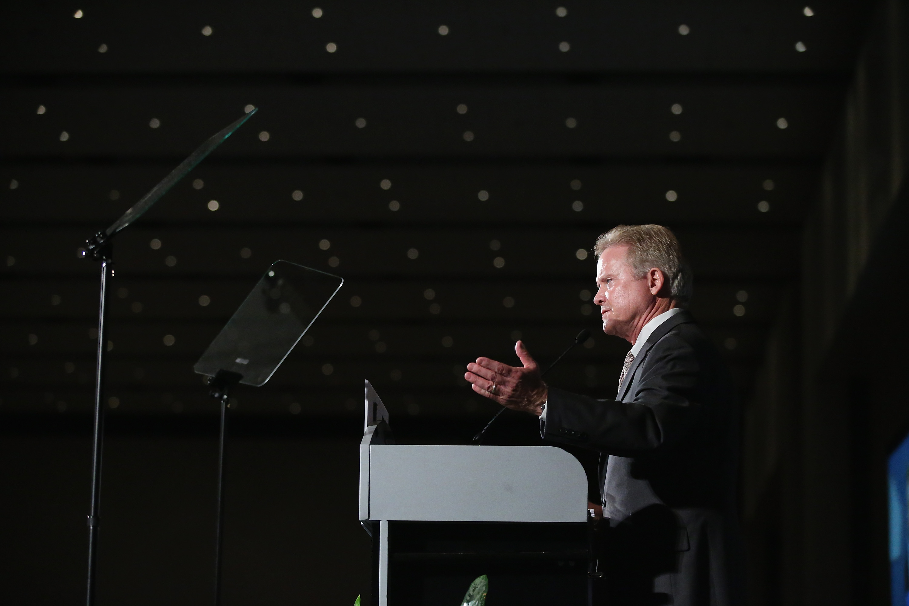 Democratic Presidential Hopefuls Attend Iowa Democratic Party Hall Of Fame Awards