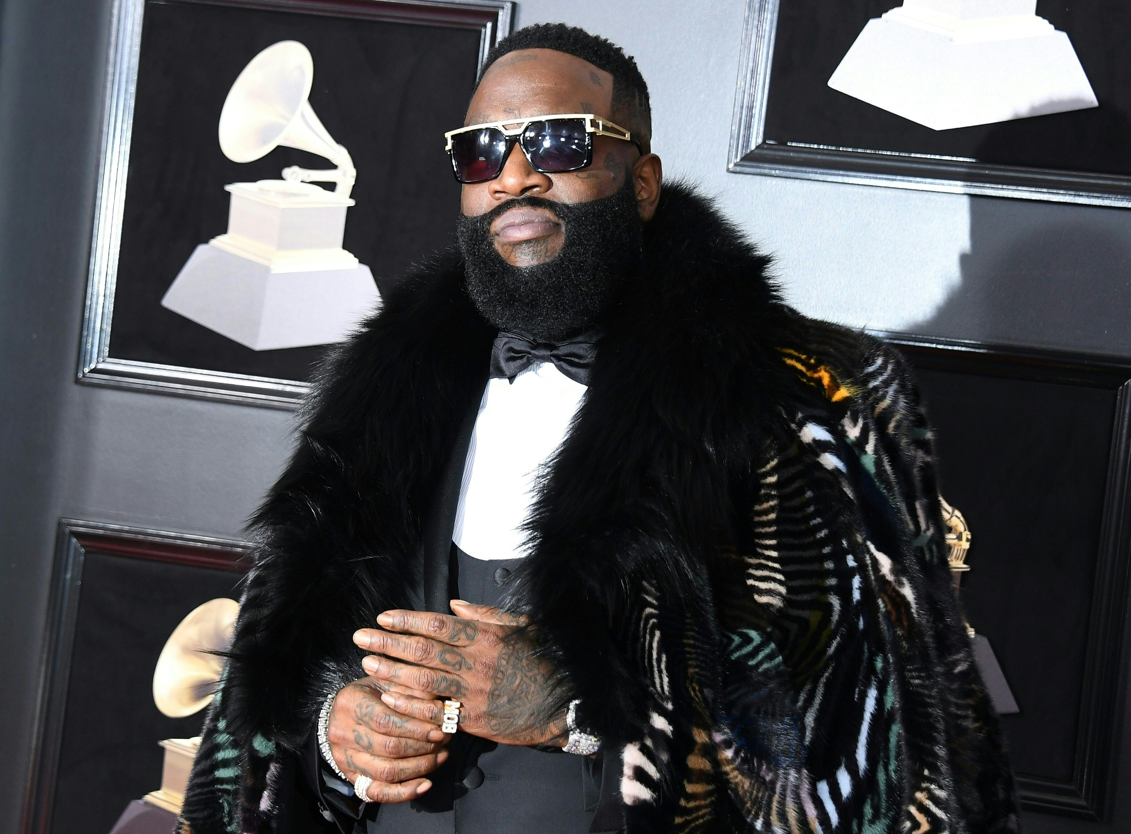 US-ENTERTAINMENT-MUSIC-GRAMMY-ARRIVALS-award