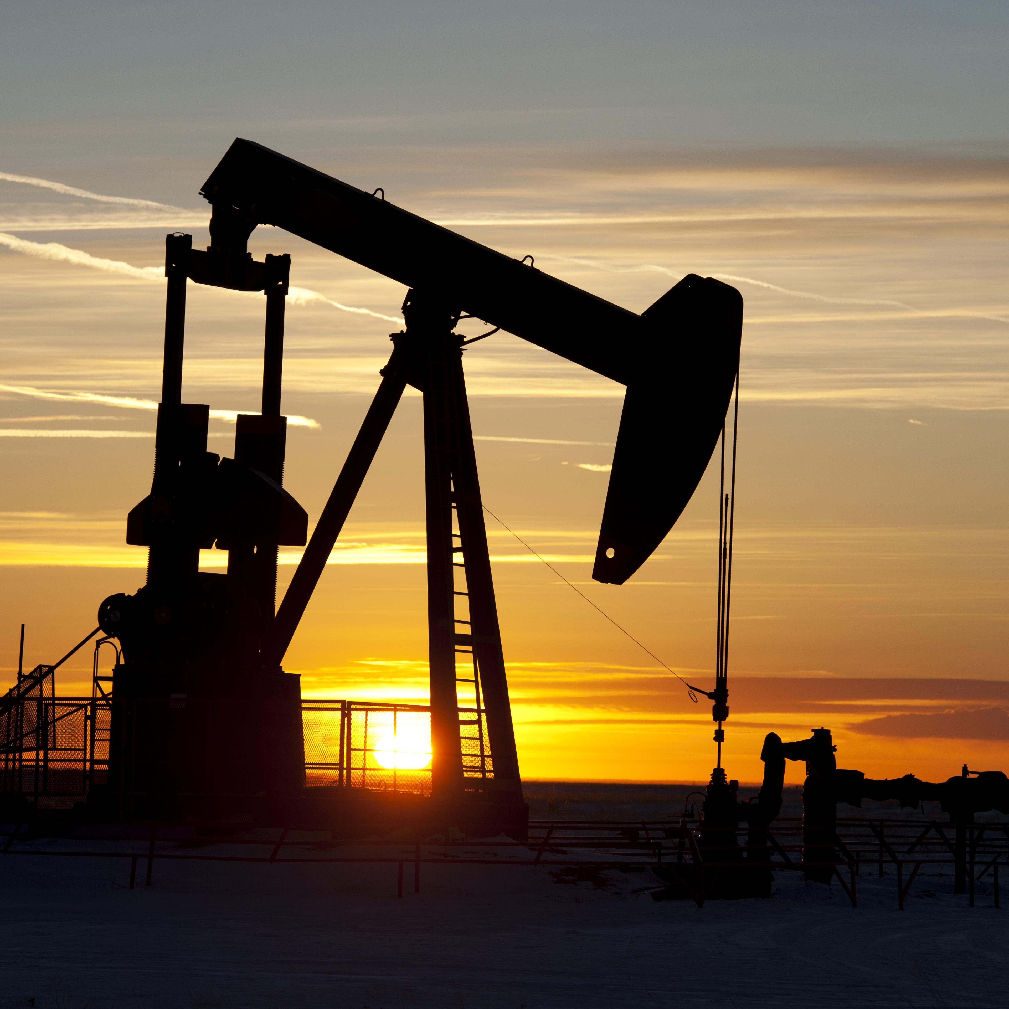 oil-pumpjack-silhouette