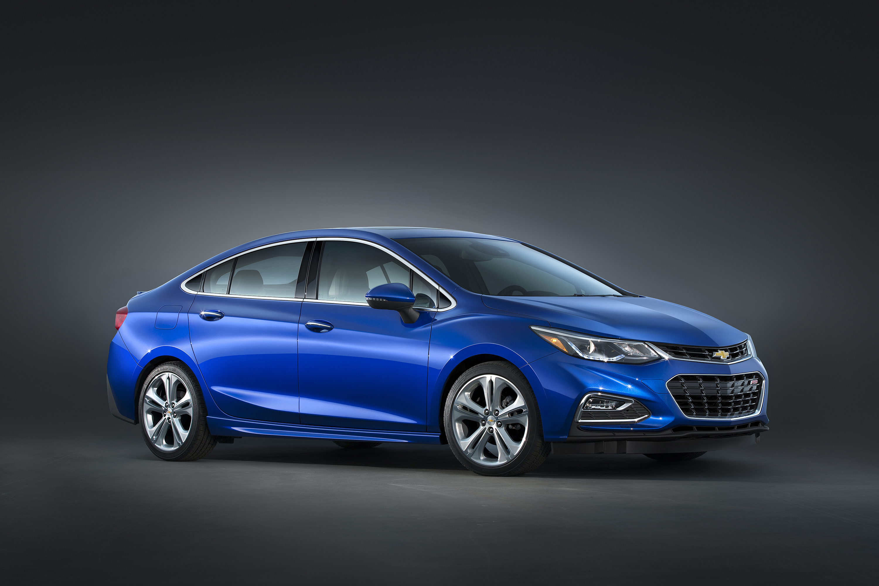 2016 Chevrolet Cruze front 7/8