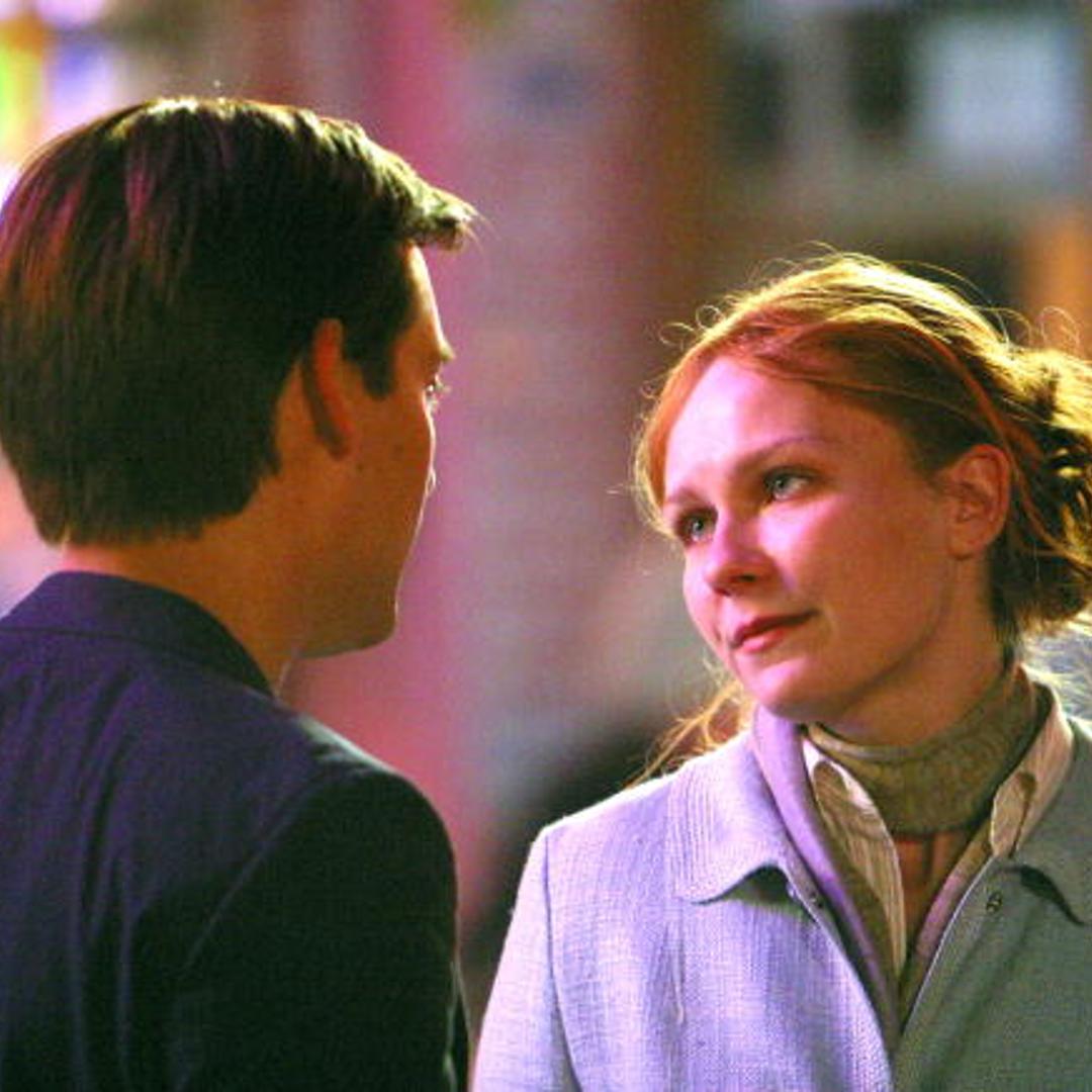 Kirsten Dunst and Tobey Maguire filming Spider-Man 2