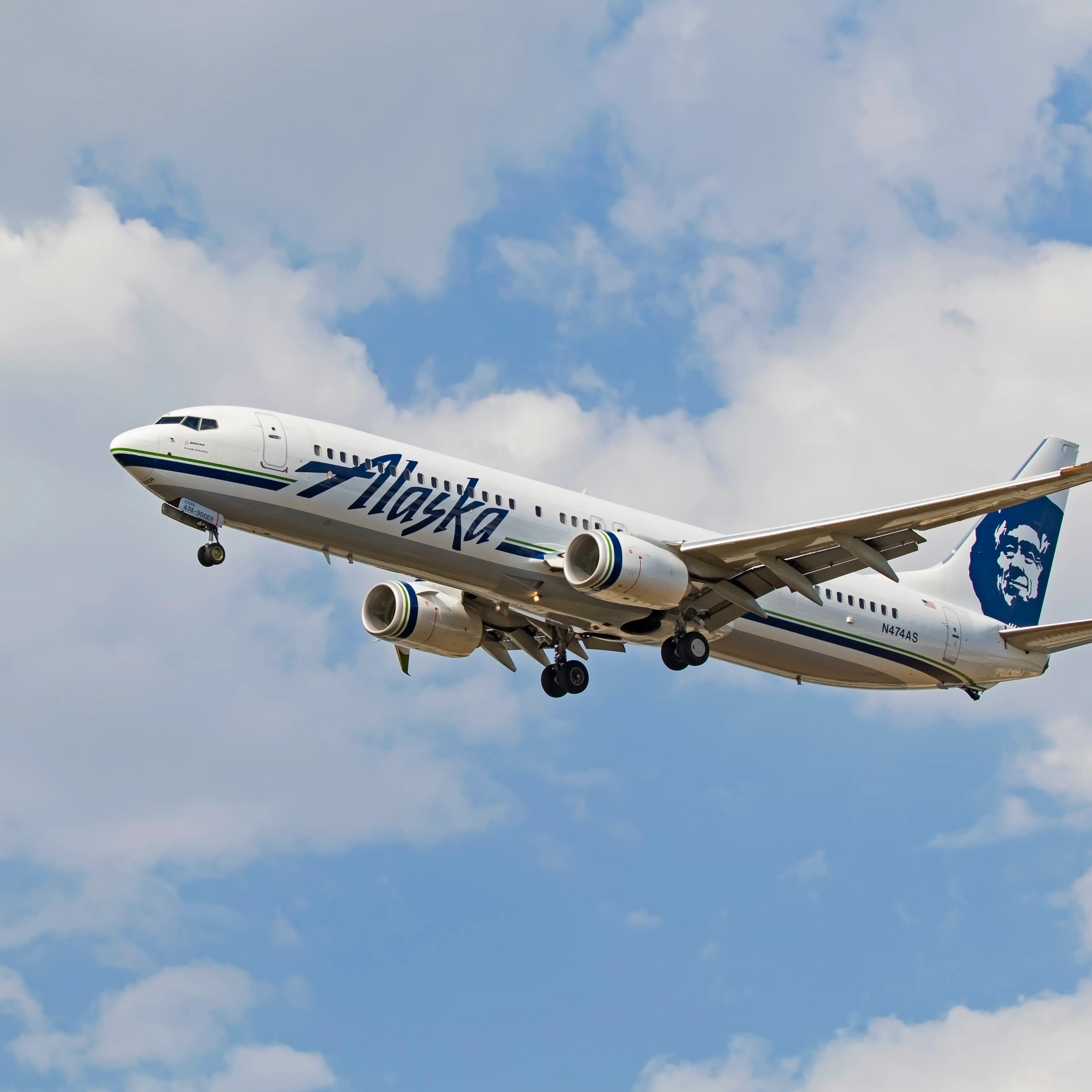 Airplane Alaska Airlines 737-900ER passenger jet landing