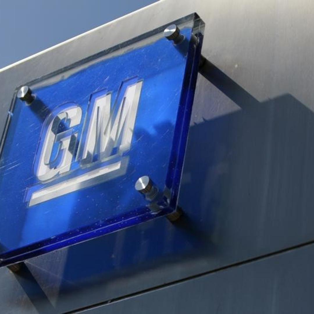 The General Motors logo outside its headquarters at the Renaissance Center in Detroit on Aug. 25, 2009.
