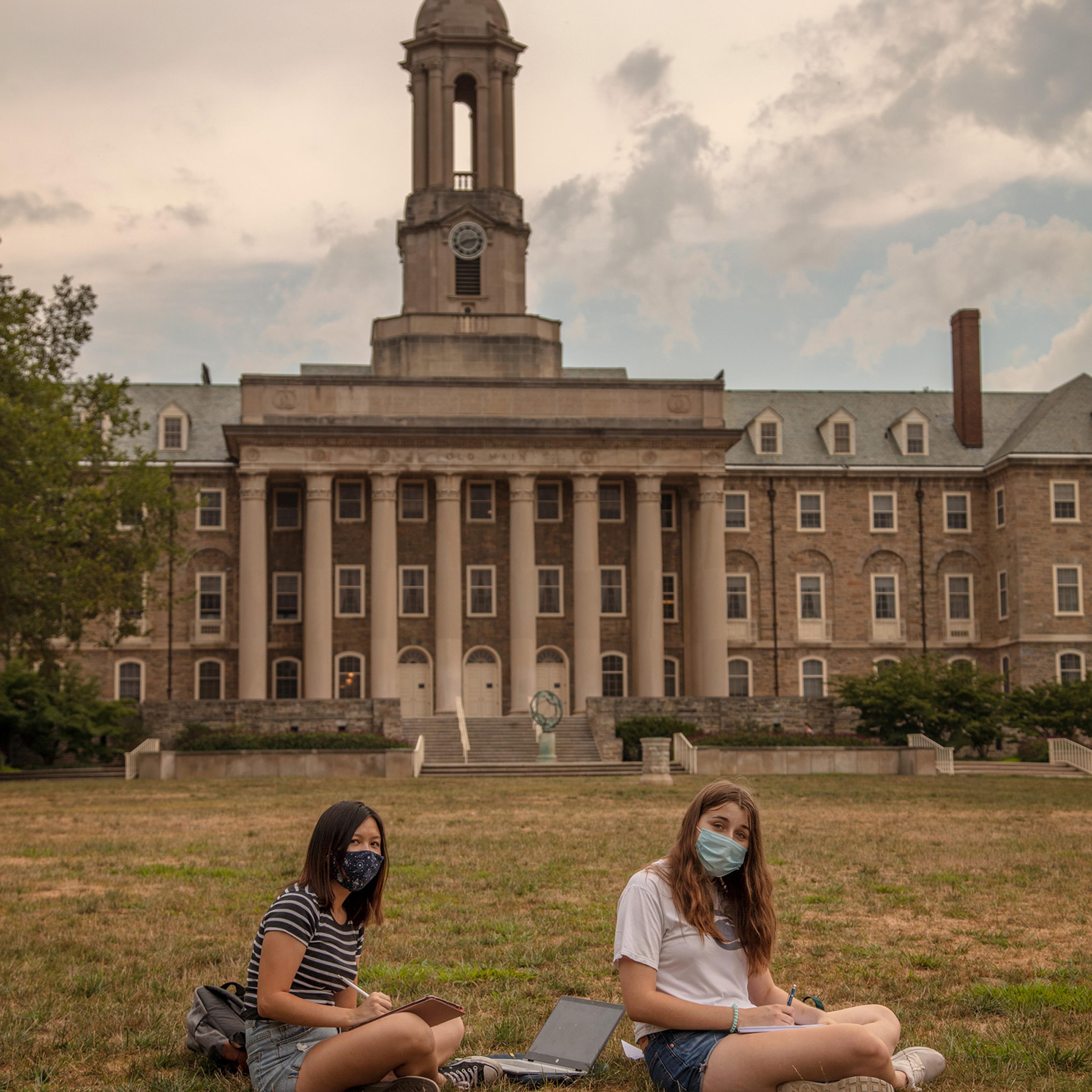 From Left: Michelle Vu, 19, Sophomore.
“There are a lot of people here on the weekends doing
their part quarantining, but
there are other people going
downtown to parties. It’s kind of crazy. Coronavirus,
when it doesn’t affect you, feels
like it’s not really here. When you know someone who has it, suddenly it becomes real.”
Klaudia Bak, 18, Sophomore
“What really is the most frustrating part is the administration is not doing much to break up gatherings. I would prefer to stay on campus, but I feel like the measures are not strong enough.”