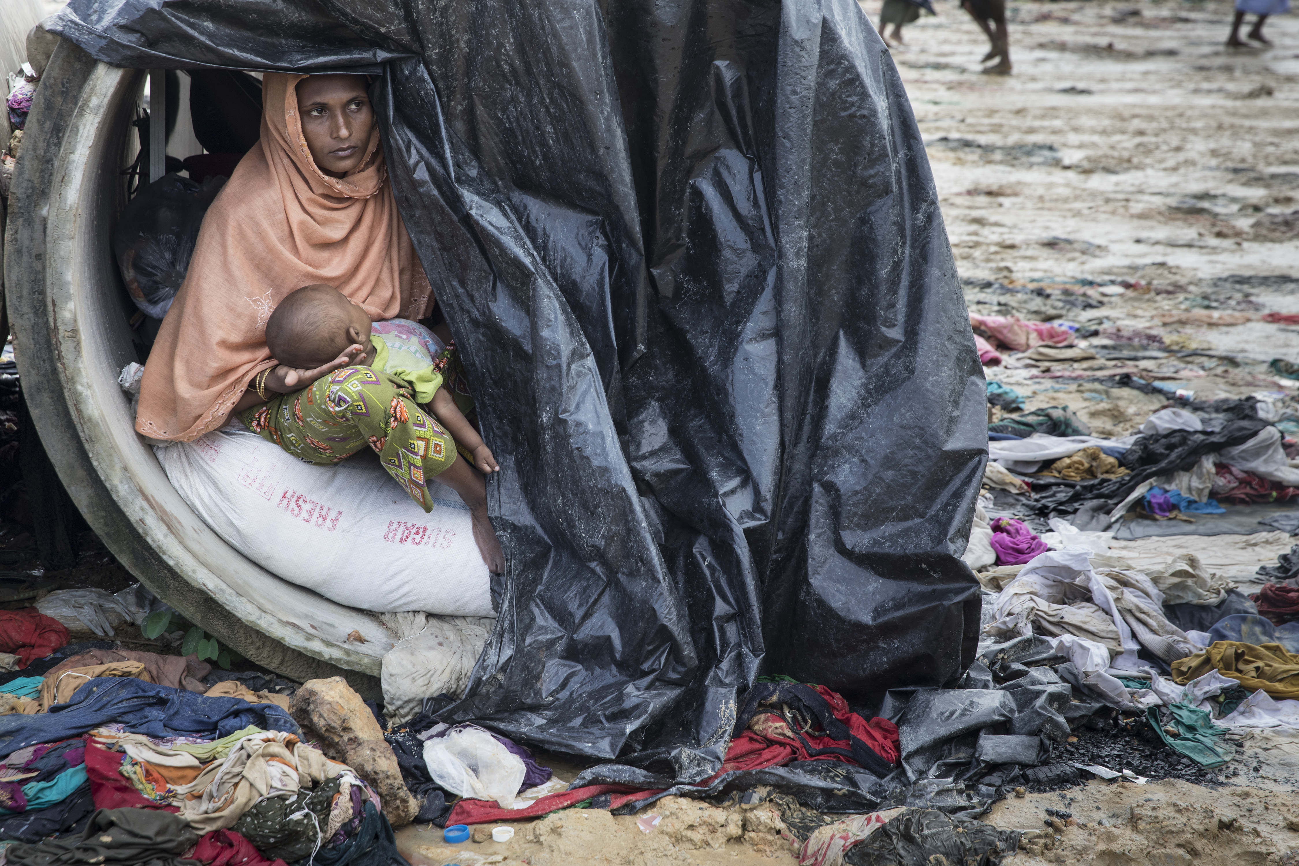 Rohingya Refugees Flood Into Bangladesh