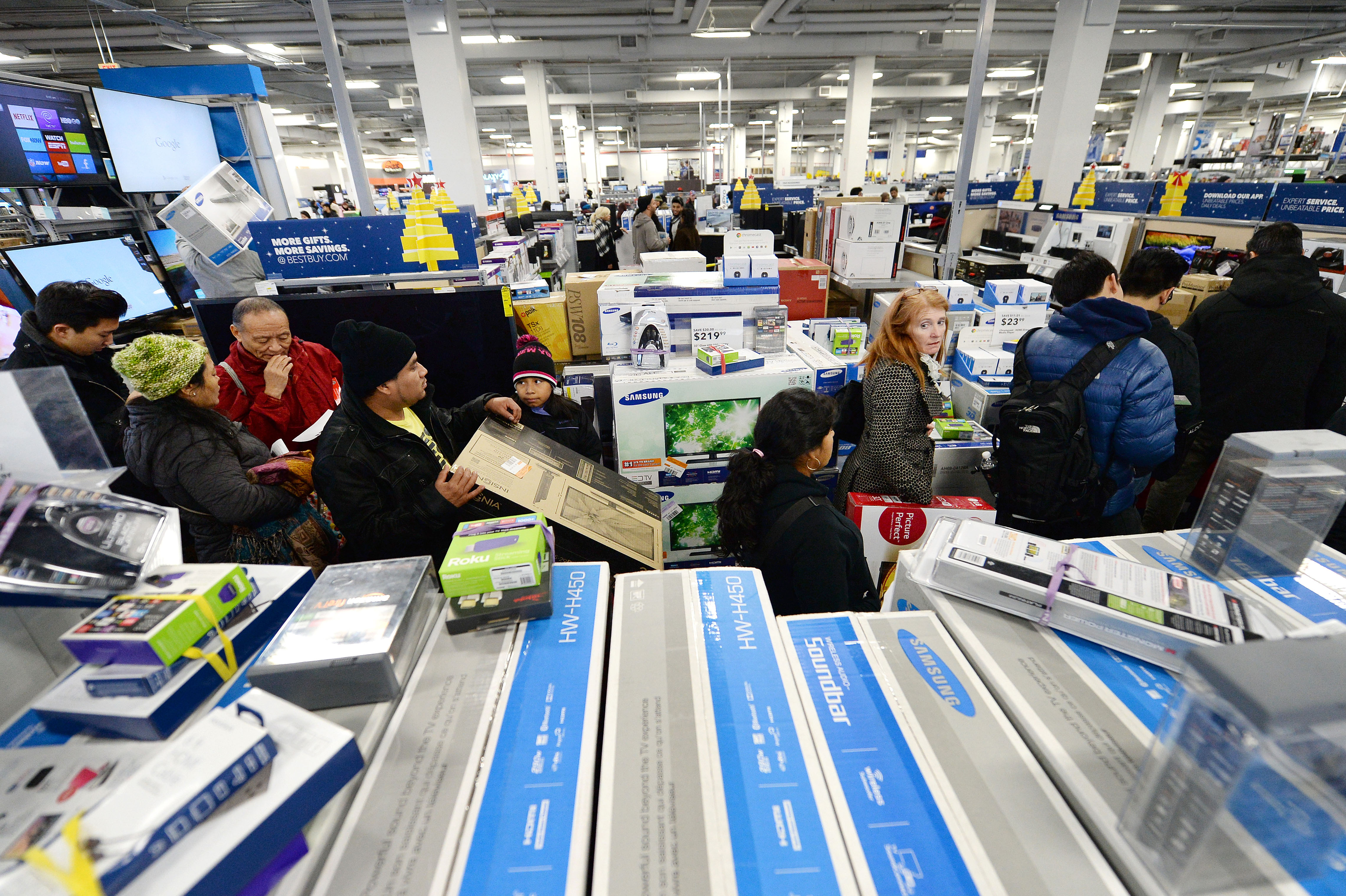 NY: Black Friday Holiday Shoppers