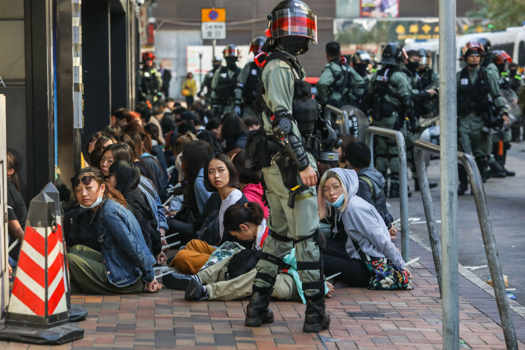 police_hong_kong_Polytechnic_University.jpg