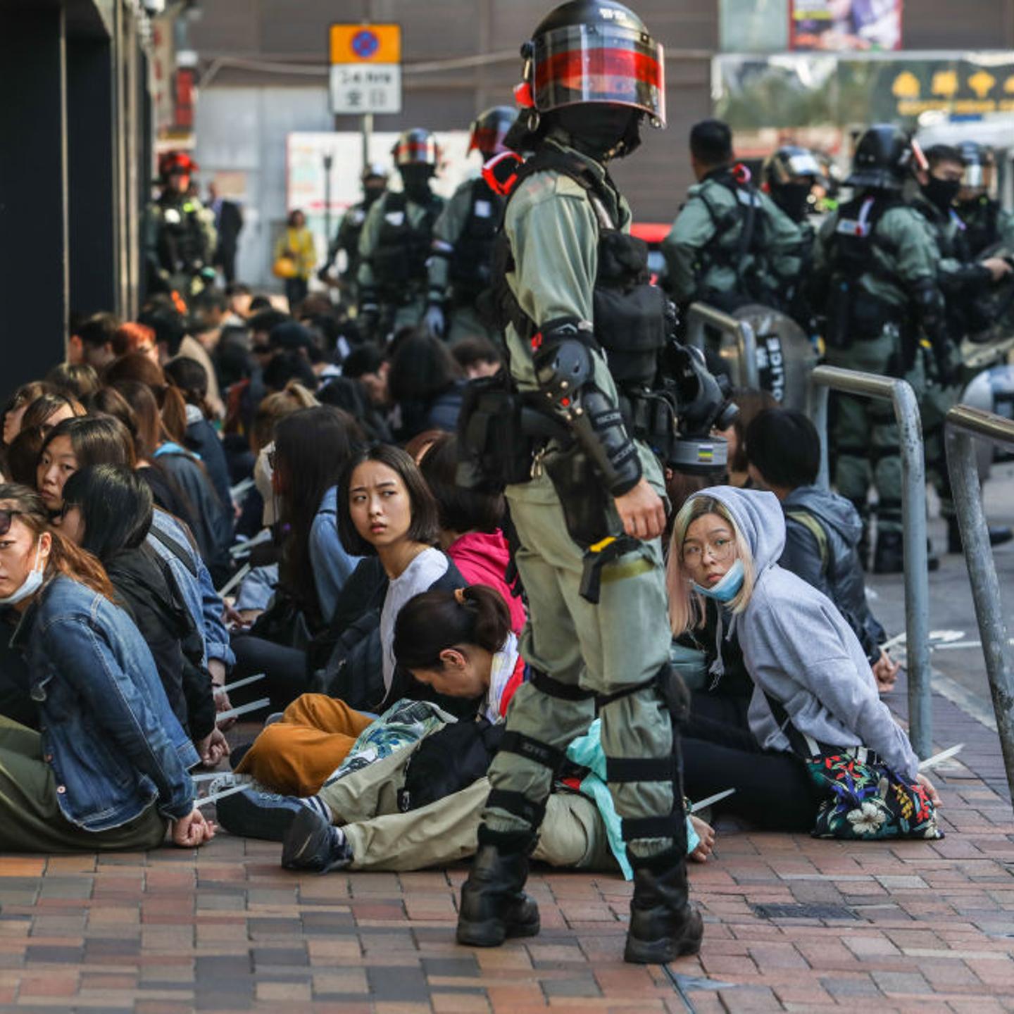 police_hong_kong_Polytechnic_University.jpg