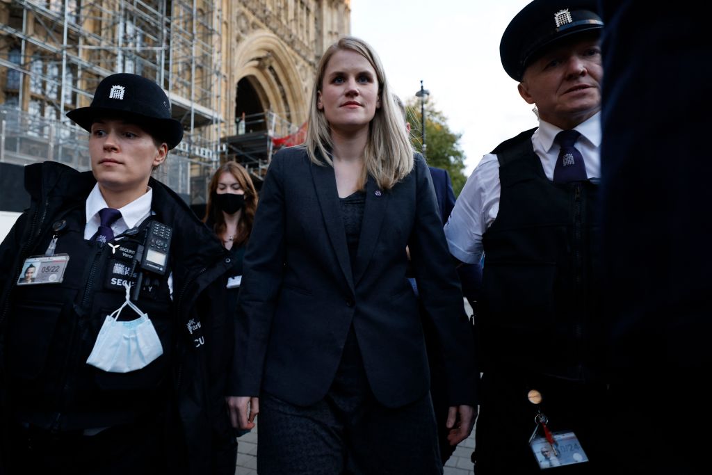 BRITAIN-US-POLITICS-INTERNET-COMPUTERS-MEDIA