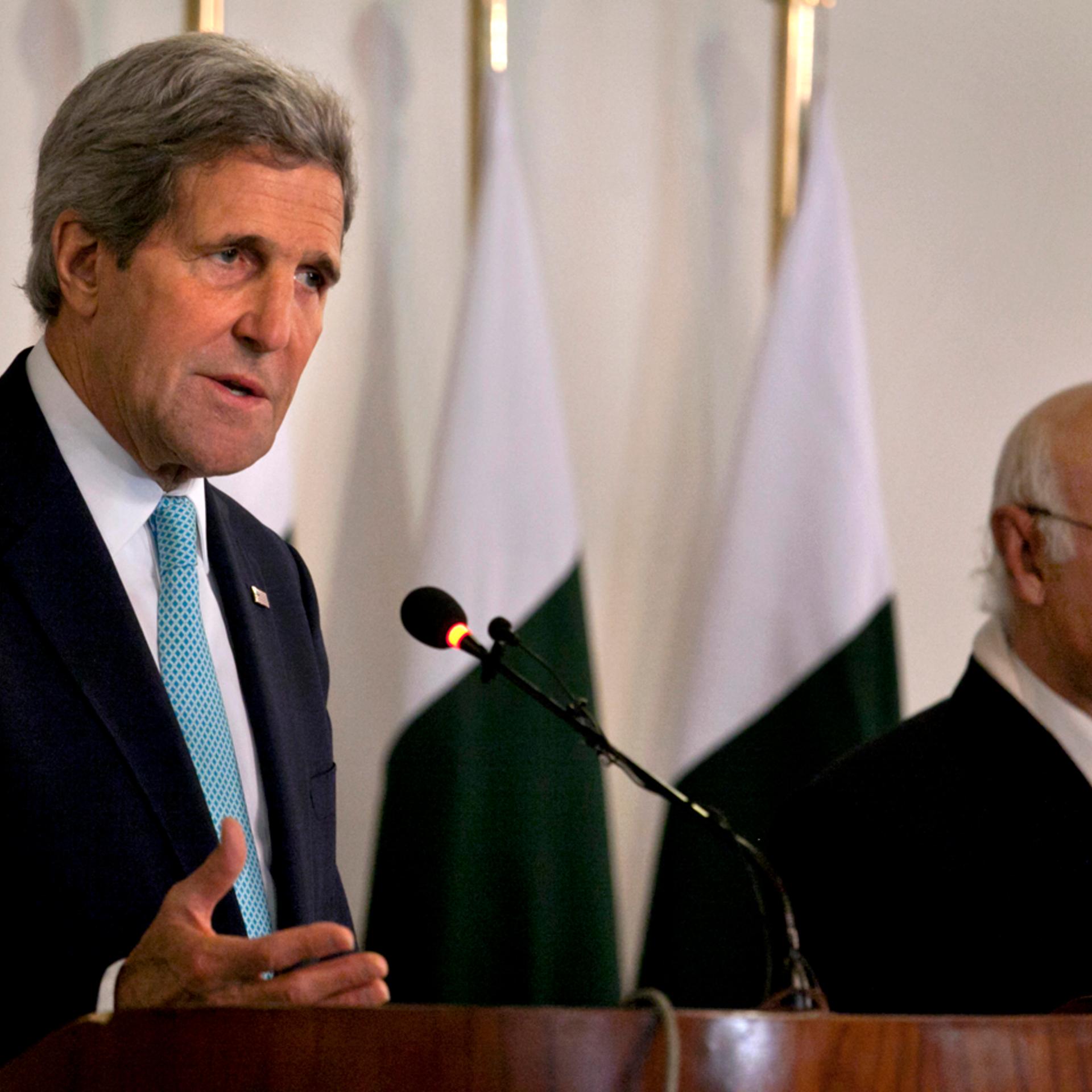 John Kerry Sartaj Aziz