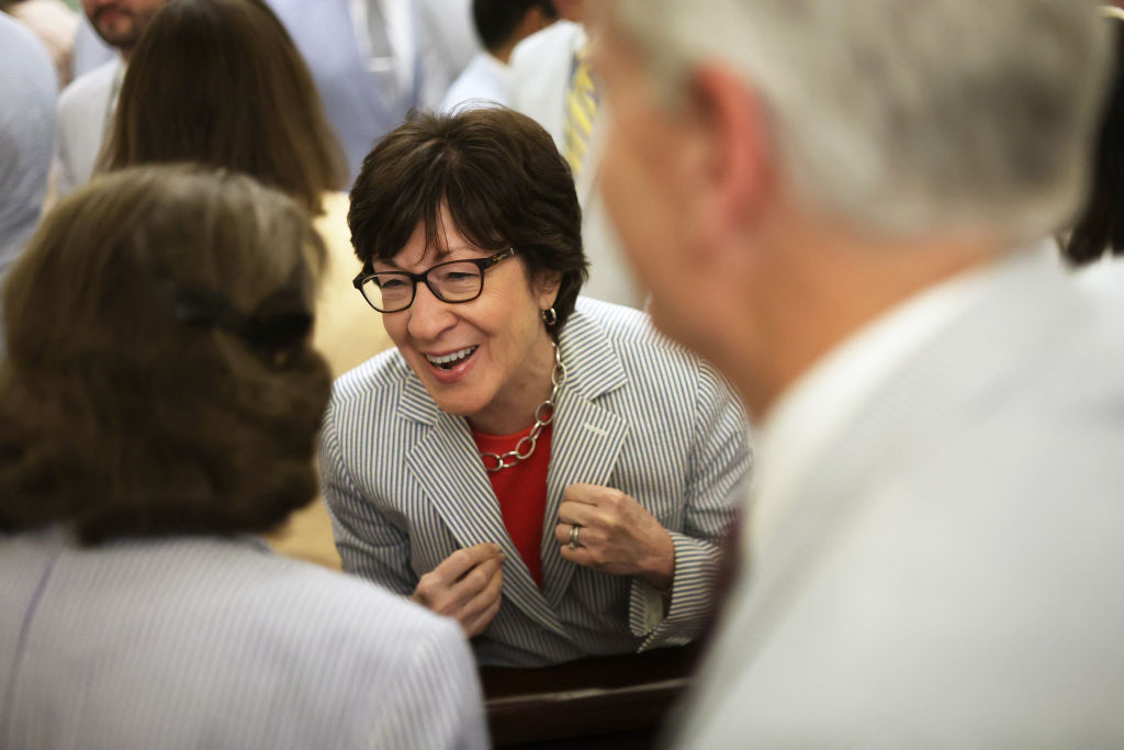 Senators Pose For National Seersucker Day Photo Opportunity