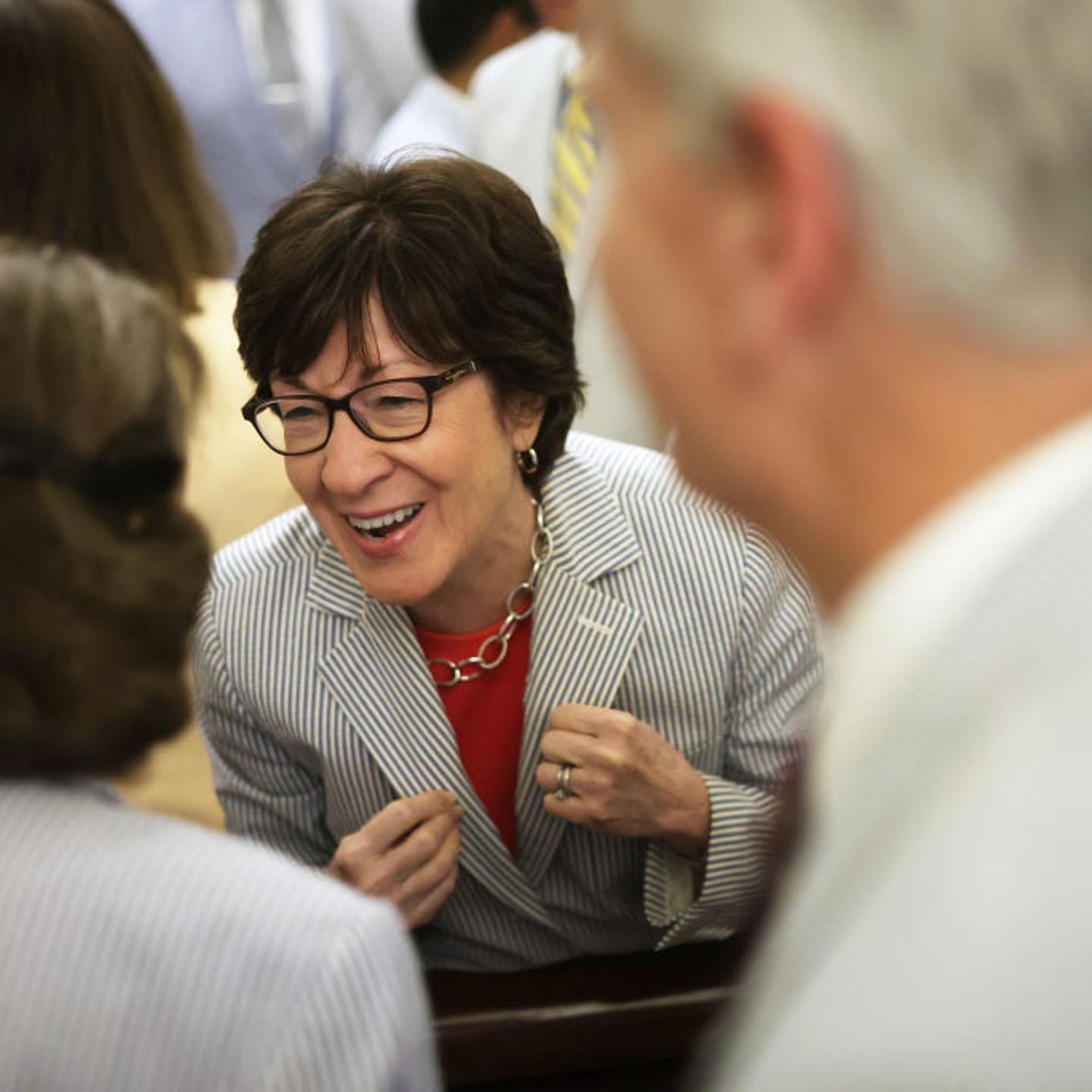 Senators Pose For National Seersucker Day Photo Opportunity