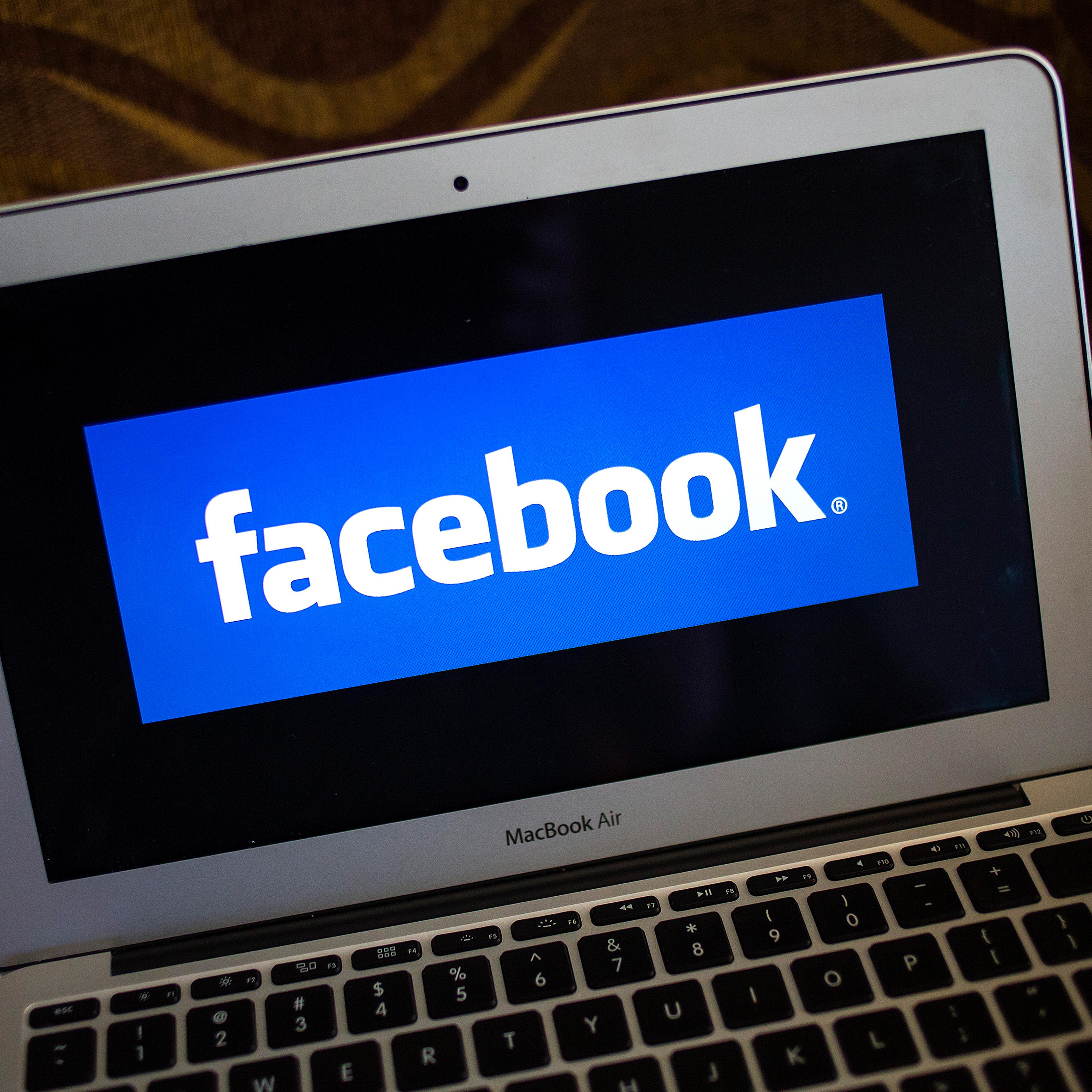 A portrait of the Facebook logo in Ventura