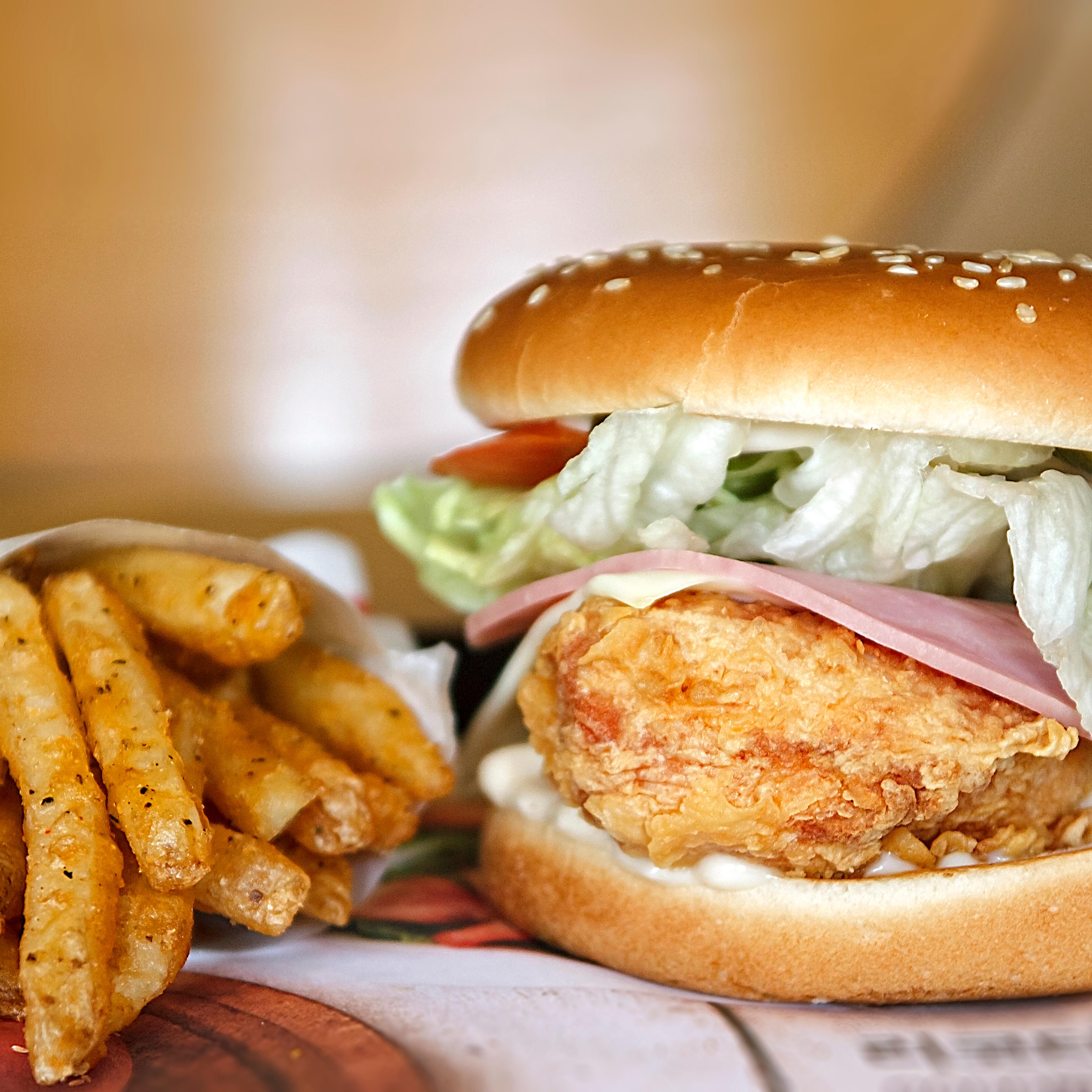 Chicken Fillet Burger & Potatos