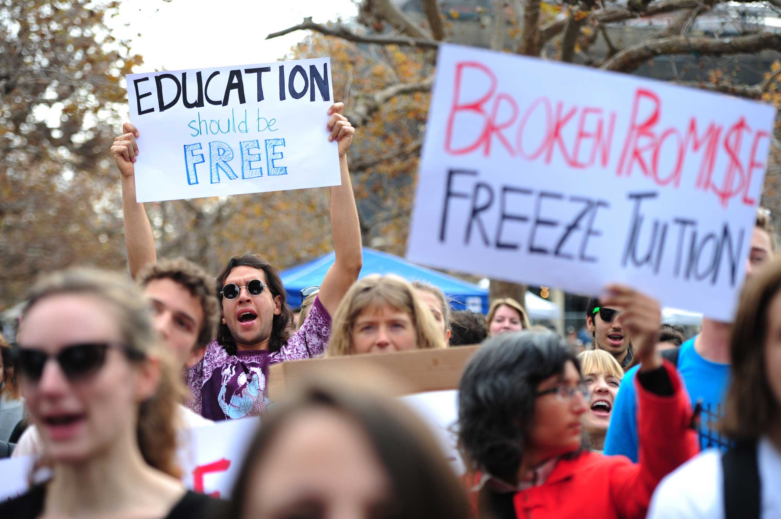 CA: UC Berkeley Students Rally Against Tuition Fee Hikes