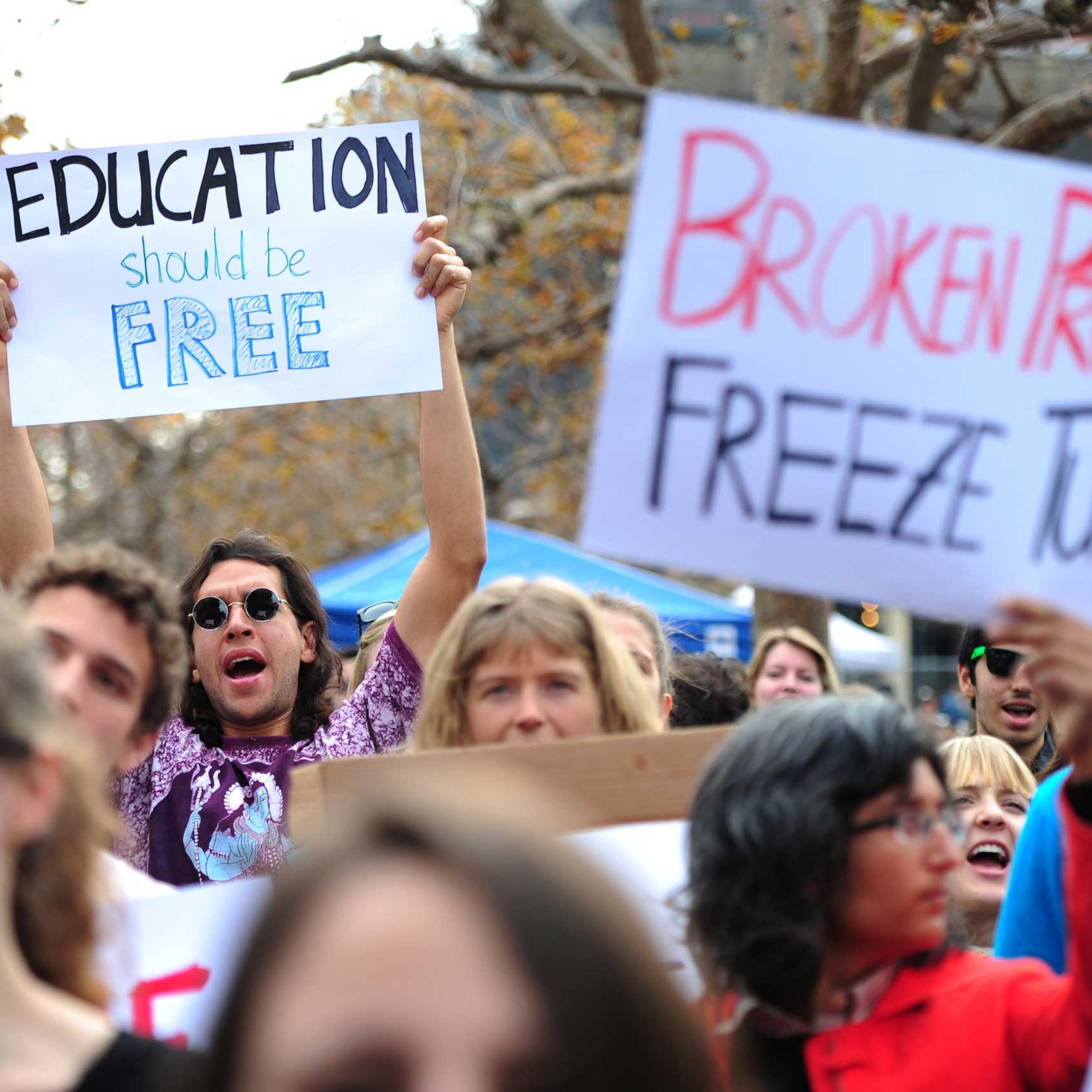 CA: UC Berkeley Students Rally Against Tuition Fee Hikes