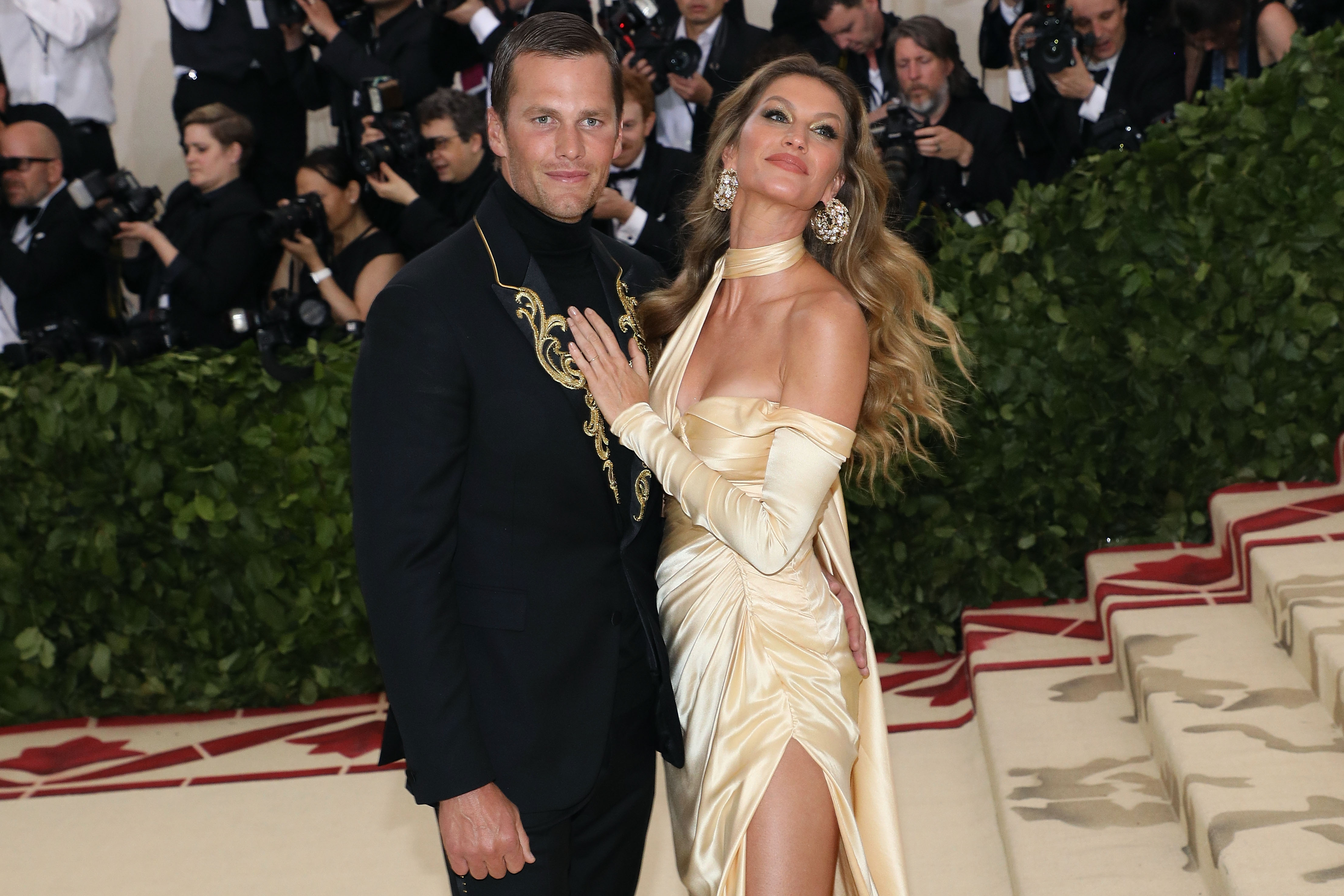 Heavenly Bodies: Fashion &amp; The Catholic Imagination Costume Institute Gala