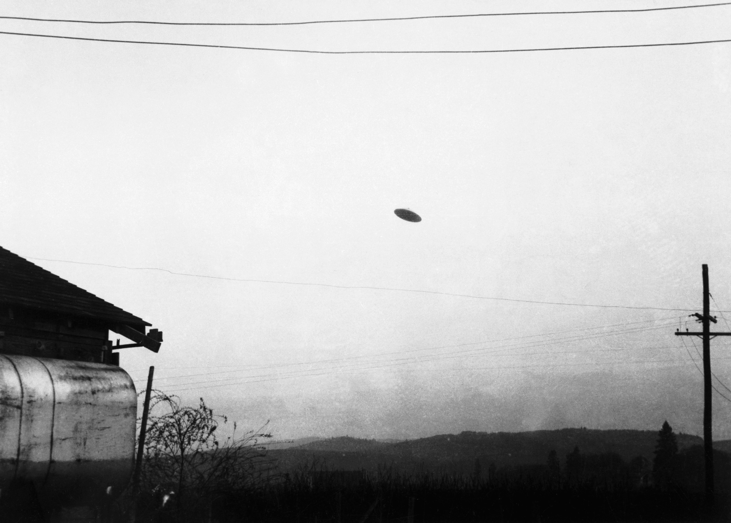 UFO Sighting Photos: 10 Unexplained Pictures From History