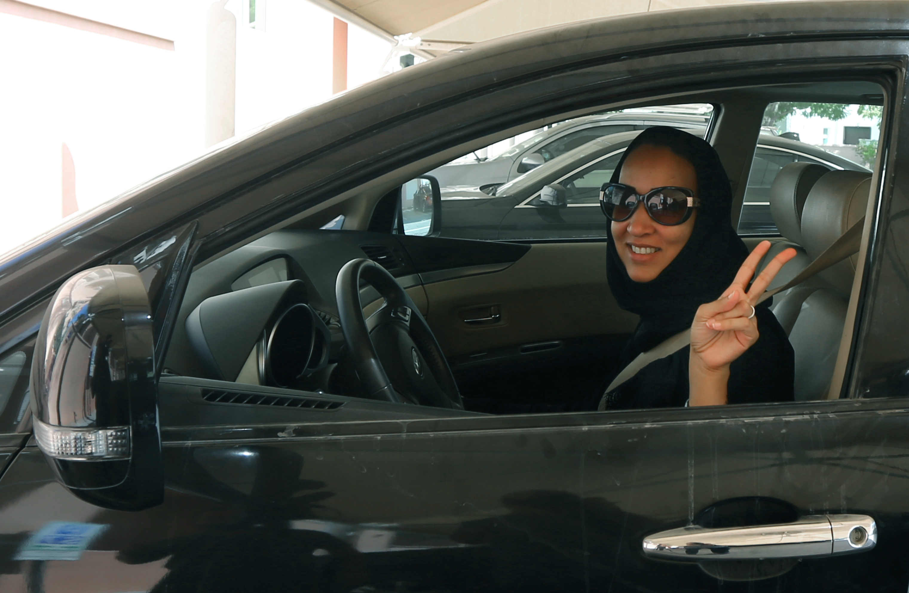 UAE-SAUDI-WOMEN-DRIVING