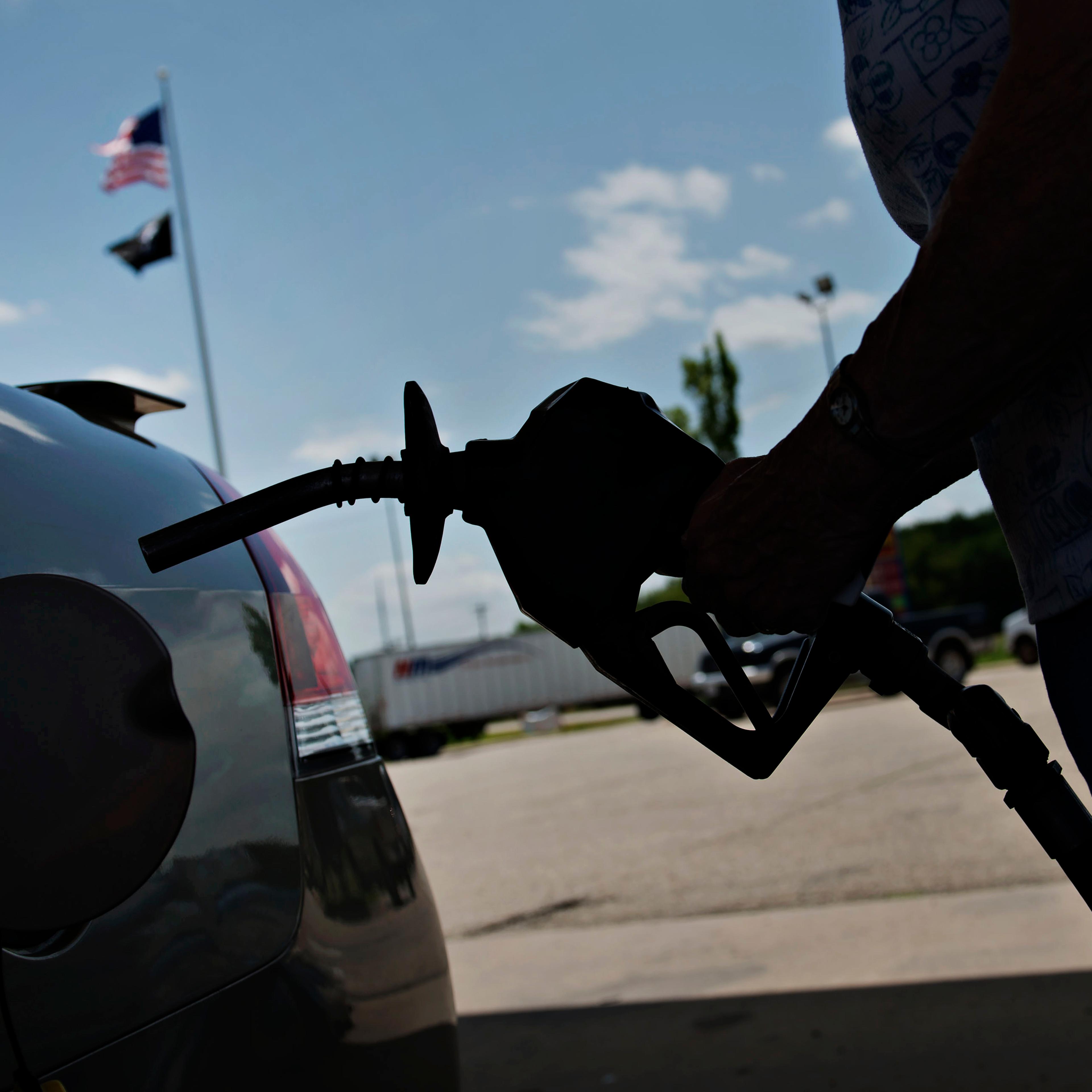 Gasoline at U.S. Pumps Seen Surging to 6-Year Seasonal High