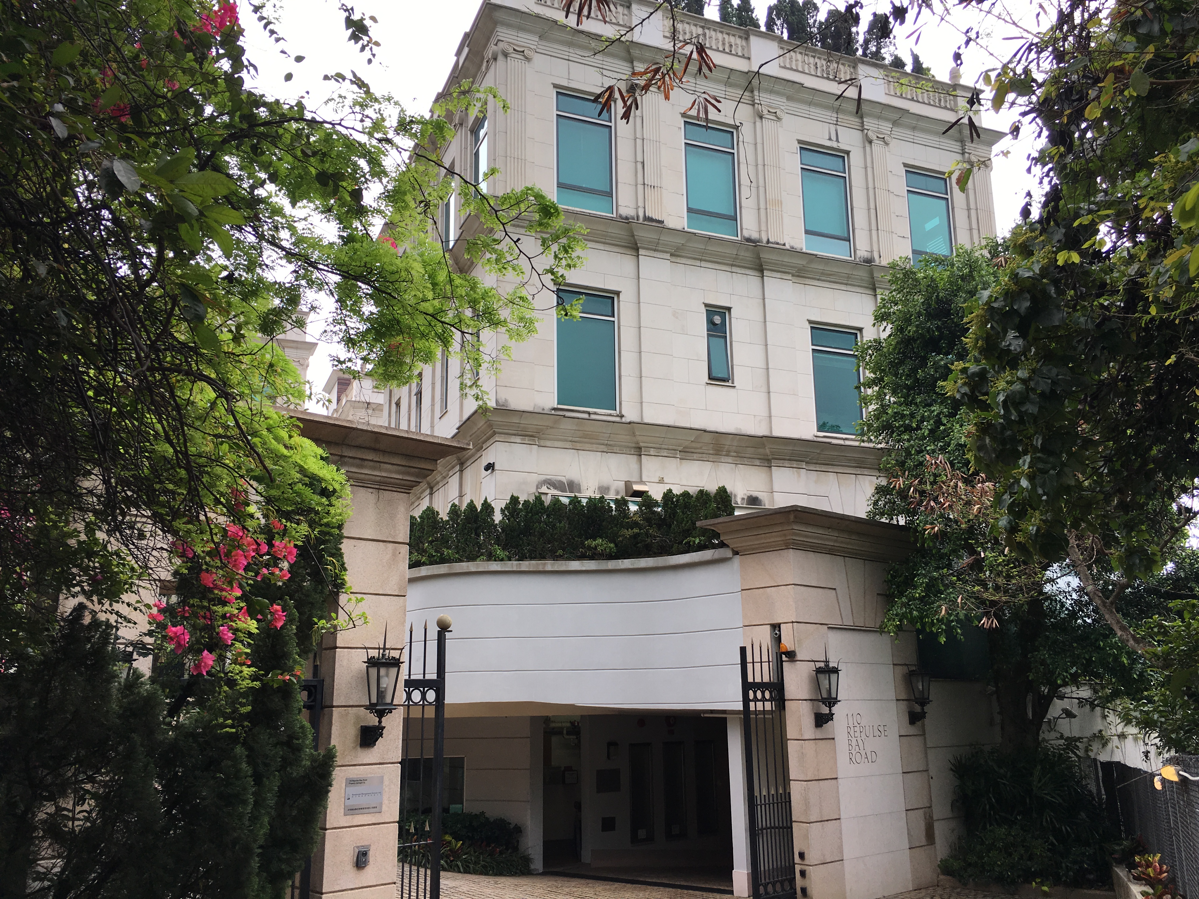 110 Repulse Bay Road Hong Kong expensive home 3