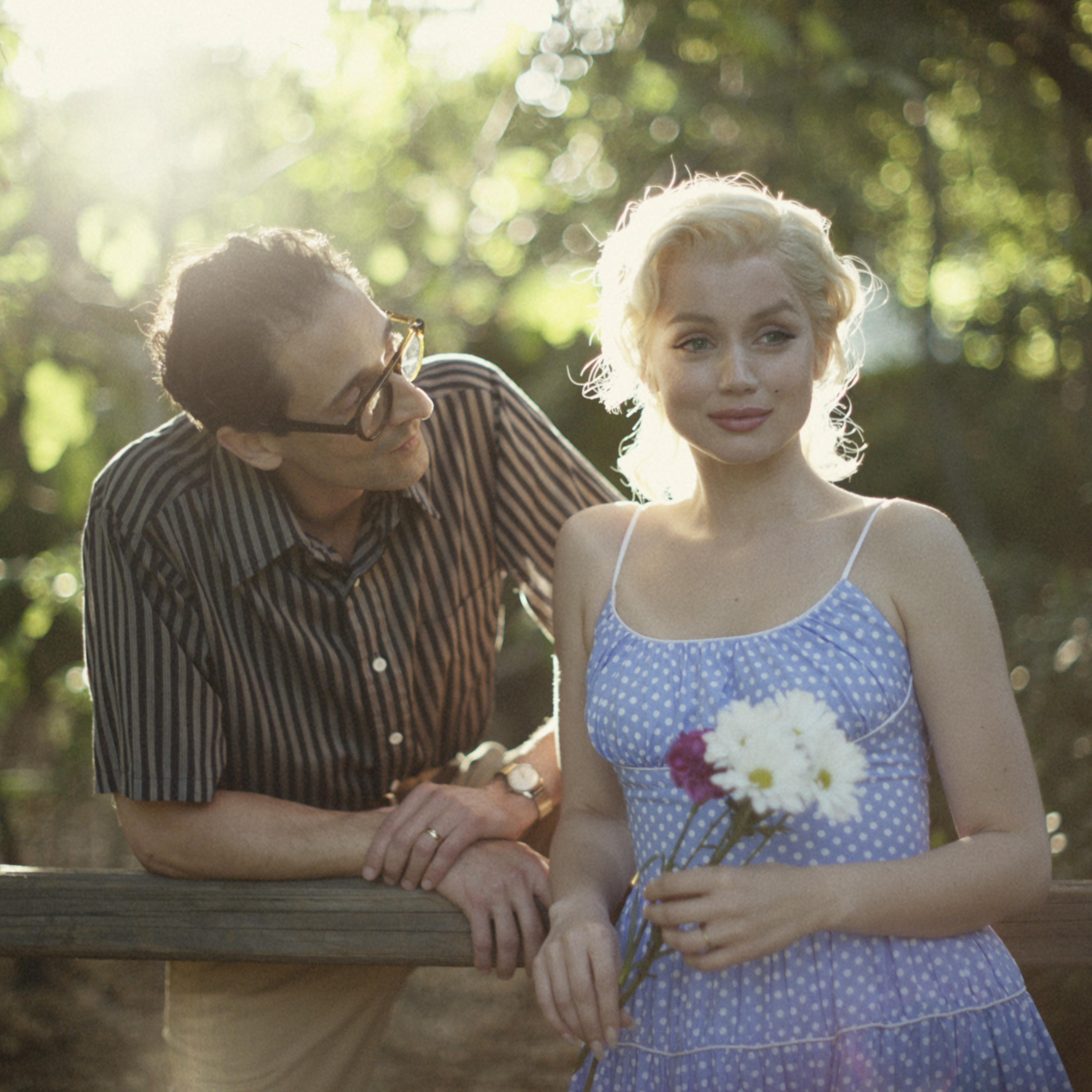 Blonde. L to R: Adrien Brody as The Playwright & Ana de Armas as Marilyn Monroe. Cr. Netflix © 2022