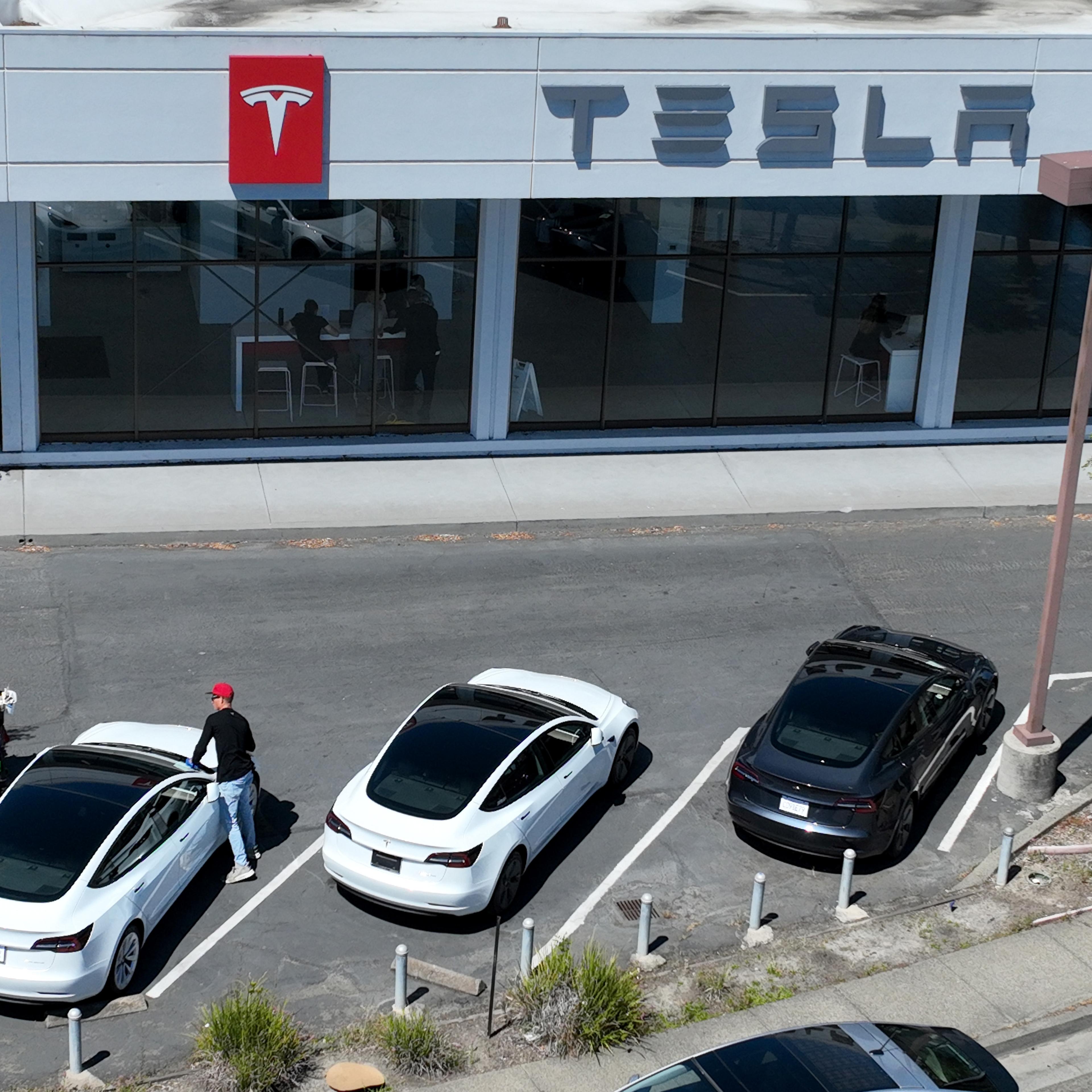 Average Price Of Electric Vehicles Rises, As Supply Costs Continue To Increase