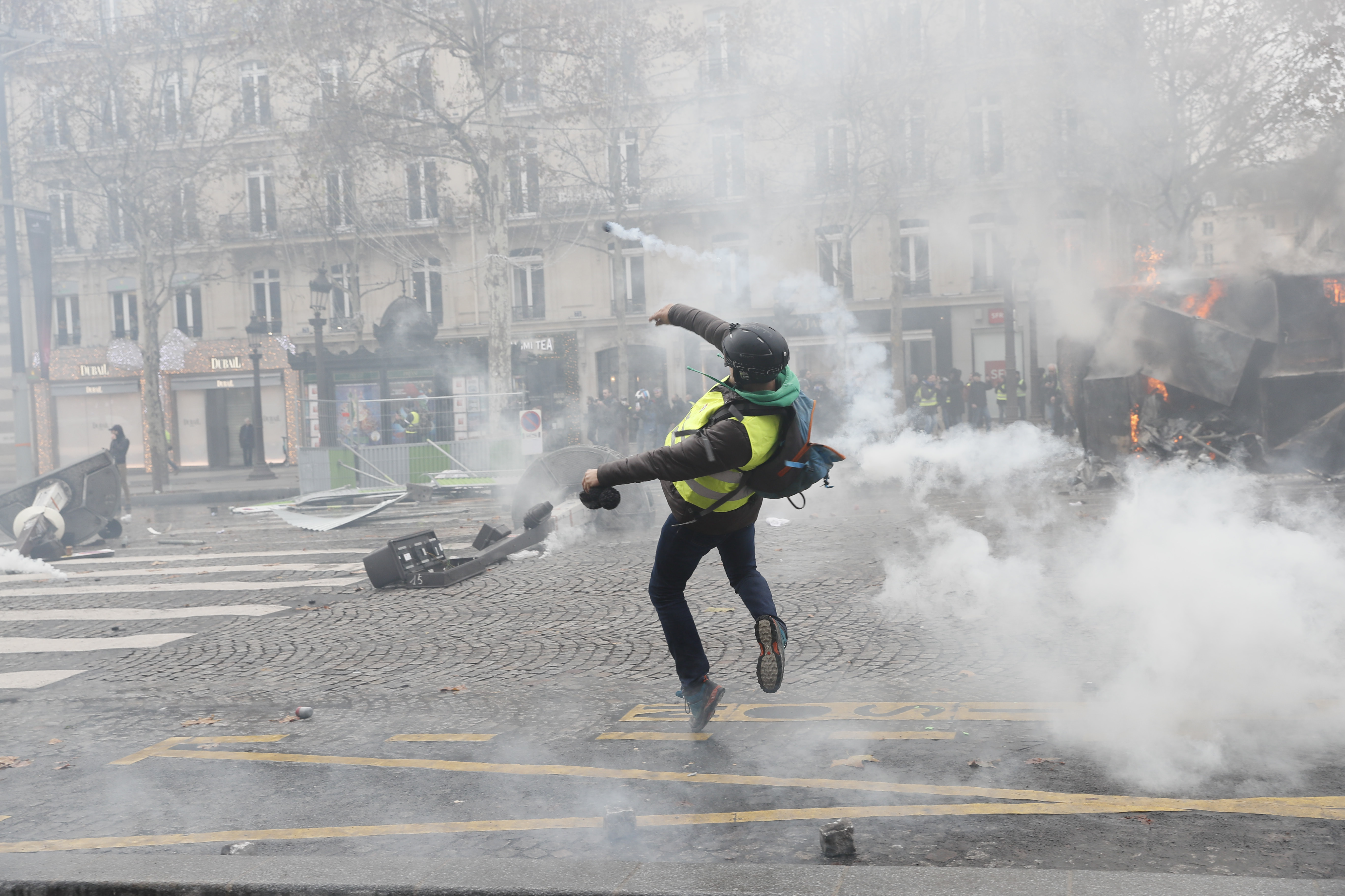 Macron Calls For Tough Stance On "Gilets Jaunes" Disruption