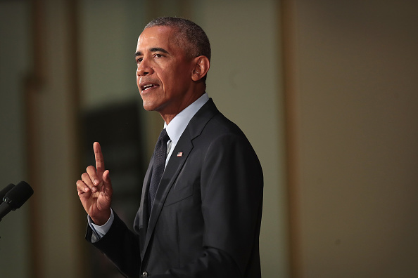 Former President Barack Obama speaks to students at the University of Illinois
