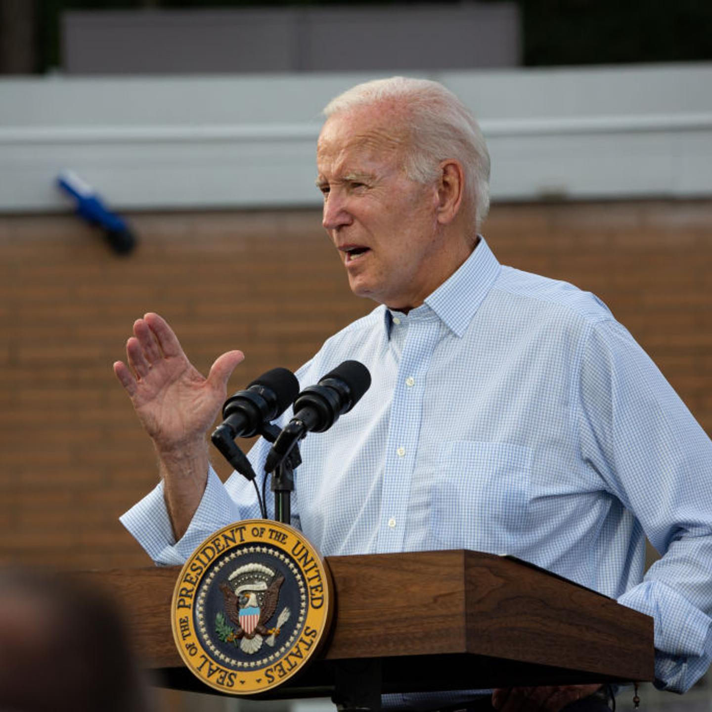 rail-strike-threat-squeezes-biden-between-unions-economic-peril
