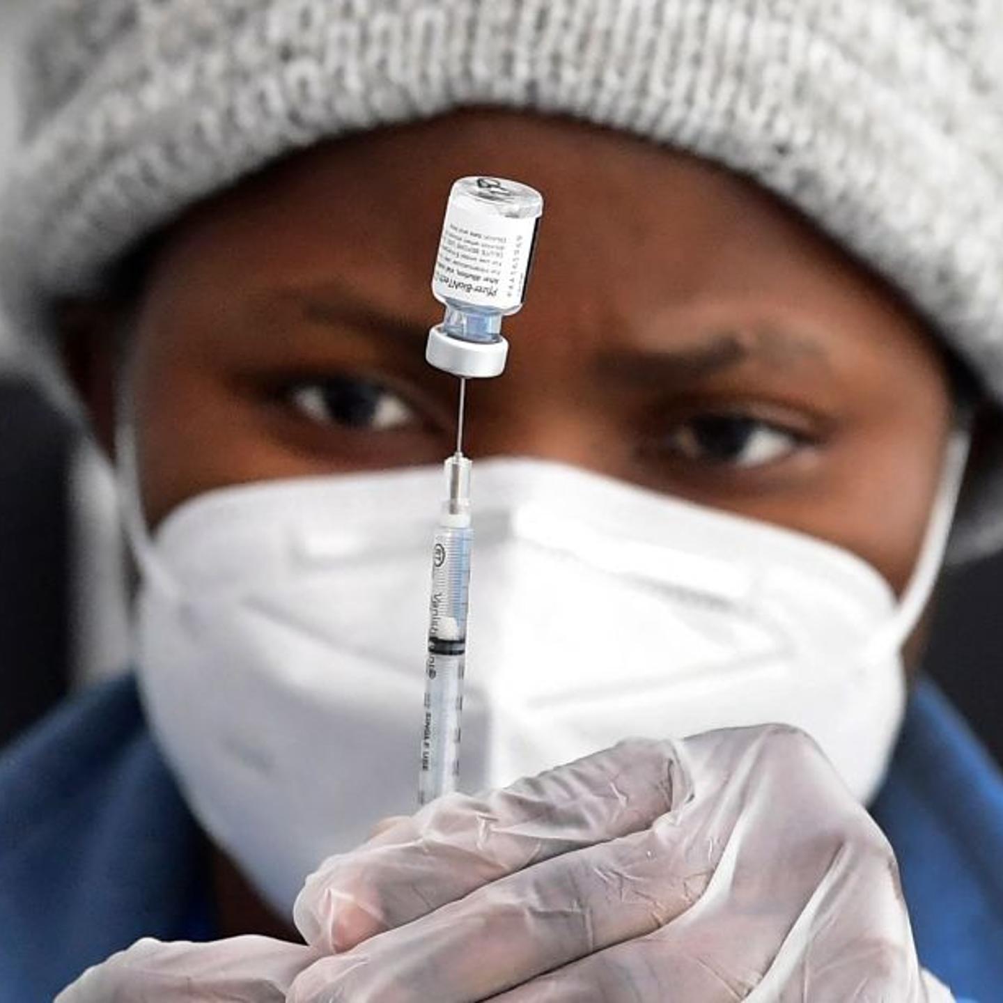 A nurse prepares the Pfizer Covid-19 vaccine
