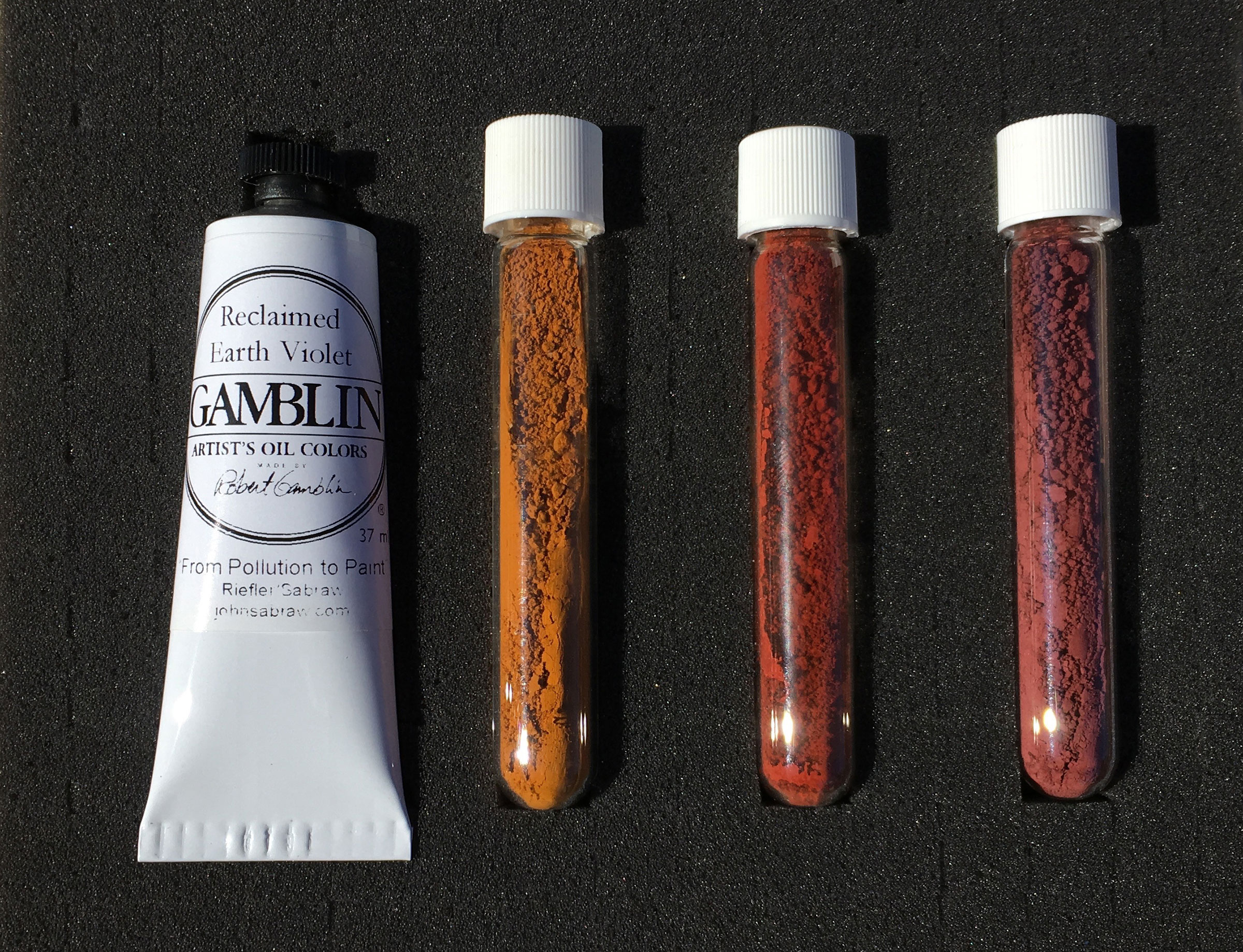 Gamblin Reclaimed Earth Violet and AMD pigment set.