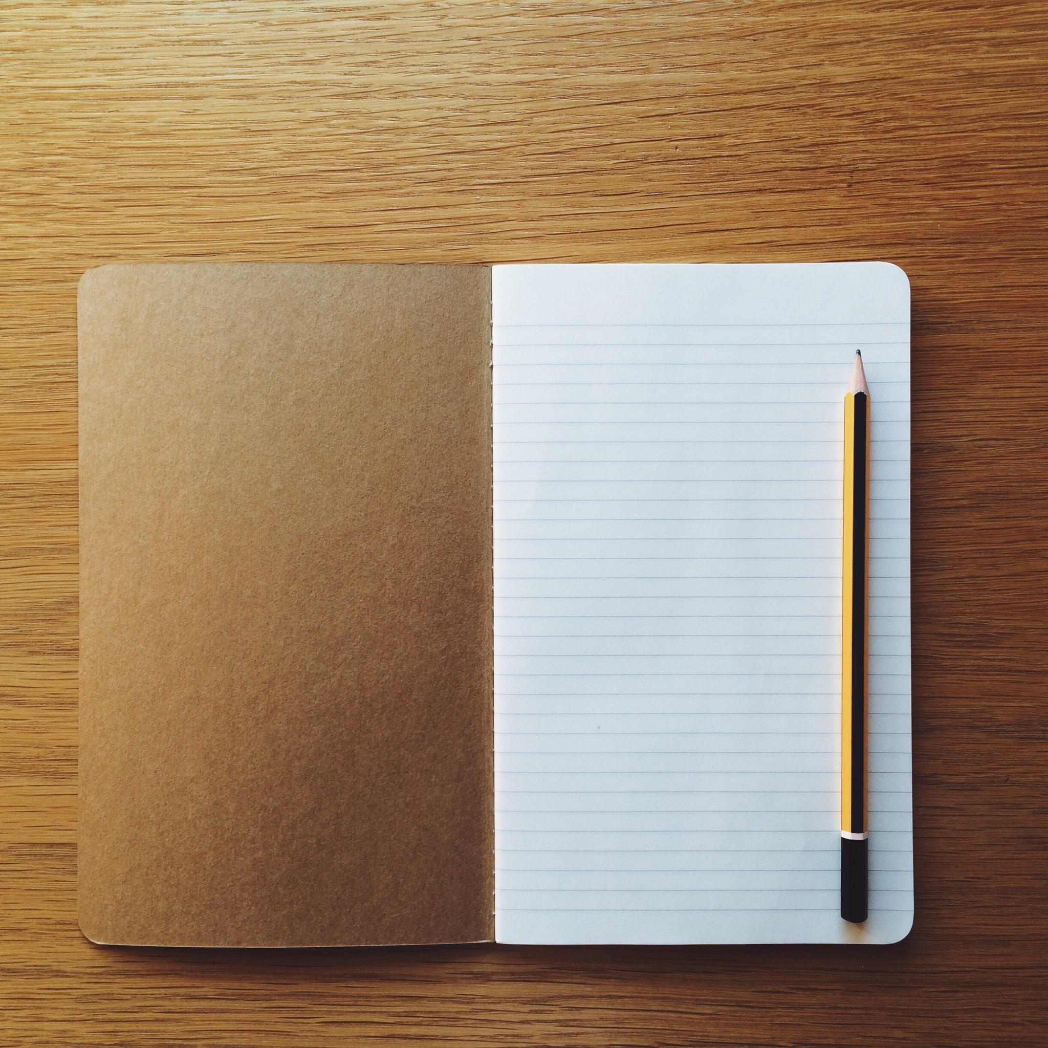 notebook-pencil-table