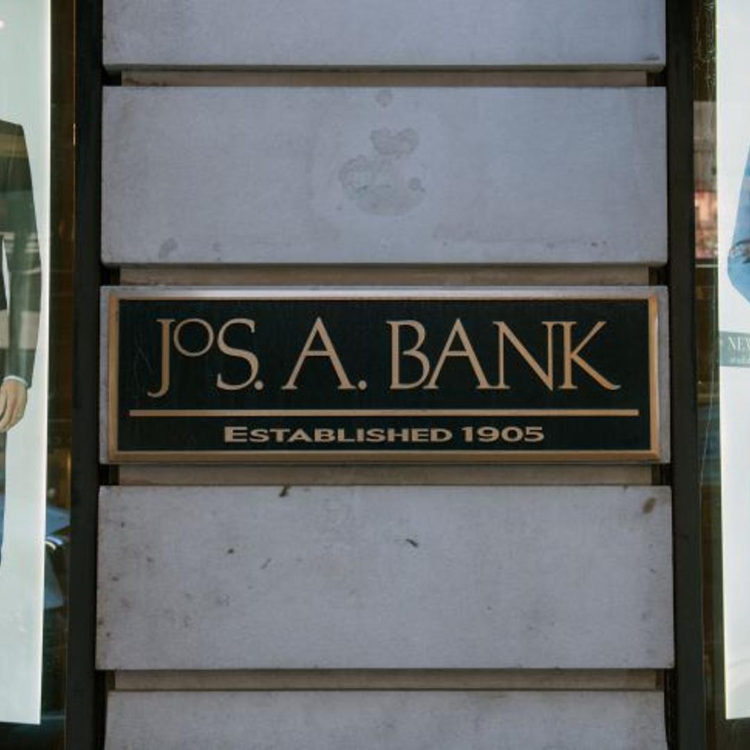 A Jos. A. Bank Clothiers Inc. Store Ahead Of Earnings Figures