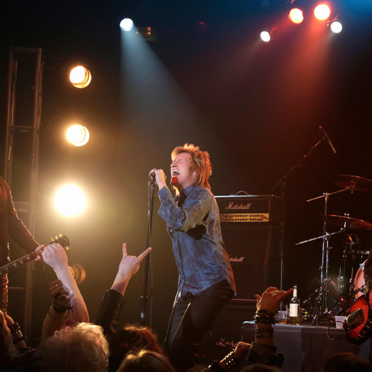 Sex&Drugs&Rock&Roll - "Don't Wanna Die Anonymous" -- Ep 101 (Airs Thursday, July 16, 10:00 pm e/p) -- Pictured: (l-r) John Corbett as Flash, Denis Leary as Johnny Rock, John Ales as Rehab. CR. Patrick Harbron/FX