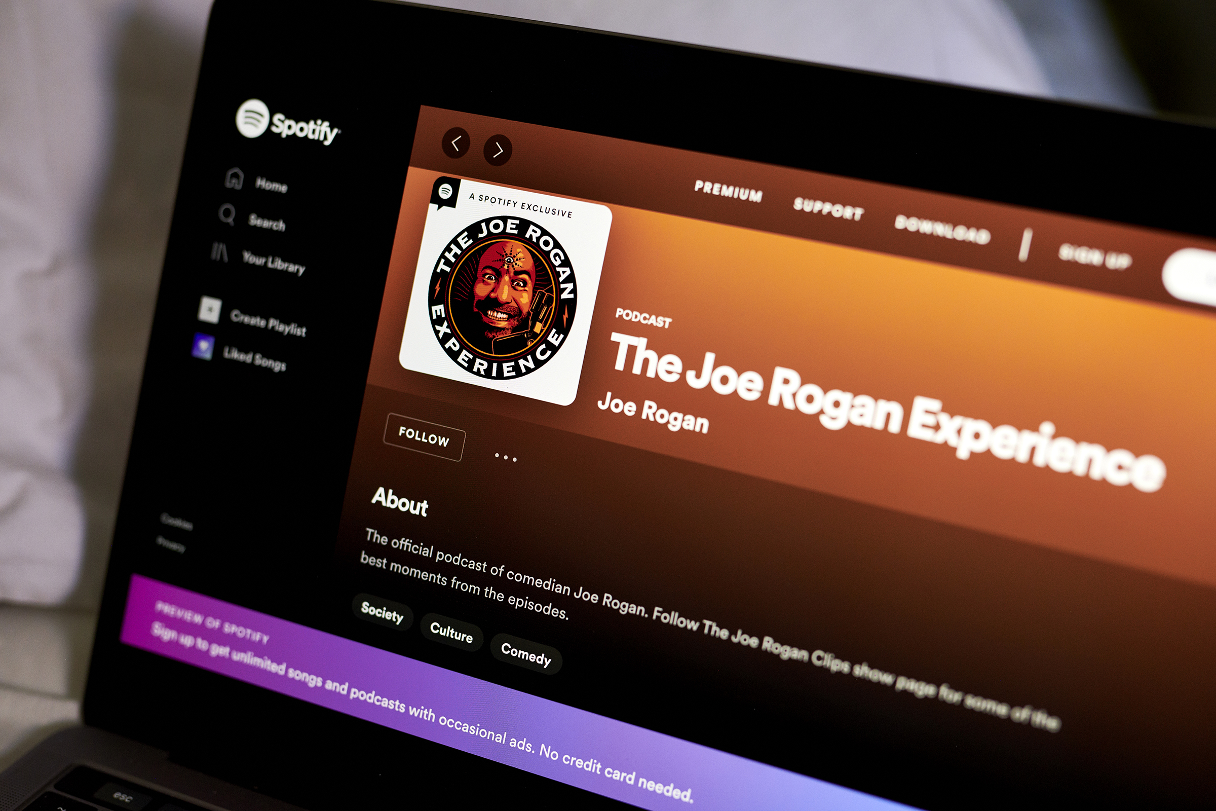 Spotify Adds Covid Notices In Effort To Stop Rogan Boycotts