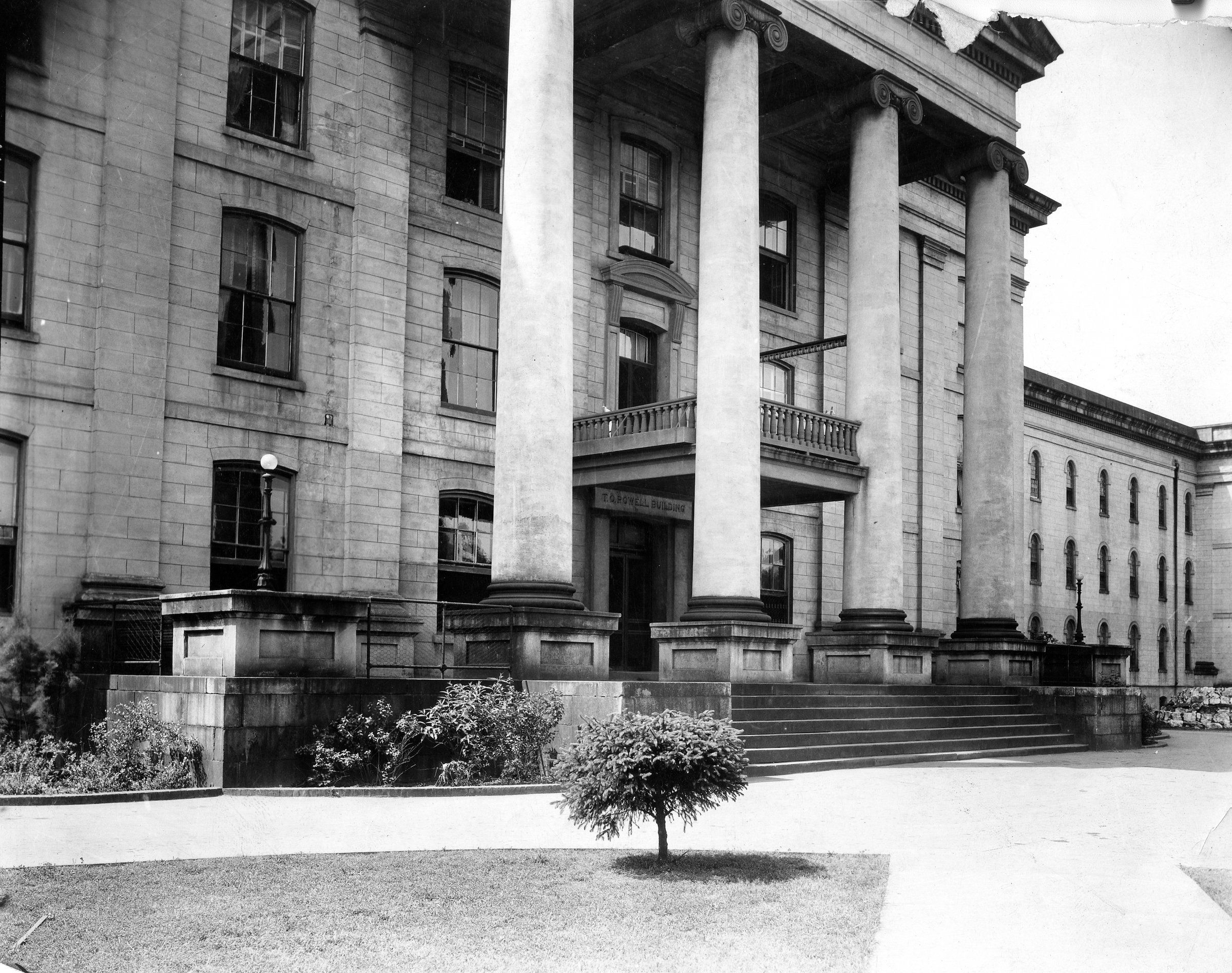 Administration building of Milledgeville State Hospital, Milledgeville, Ga.
