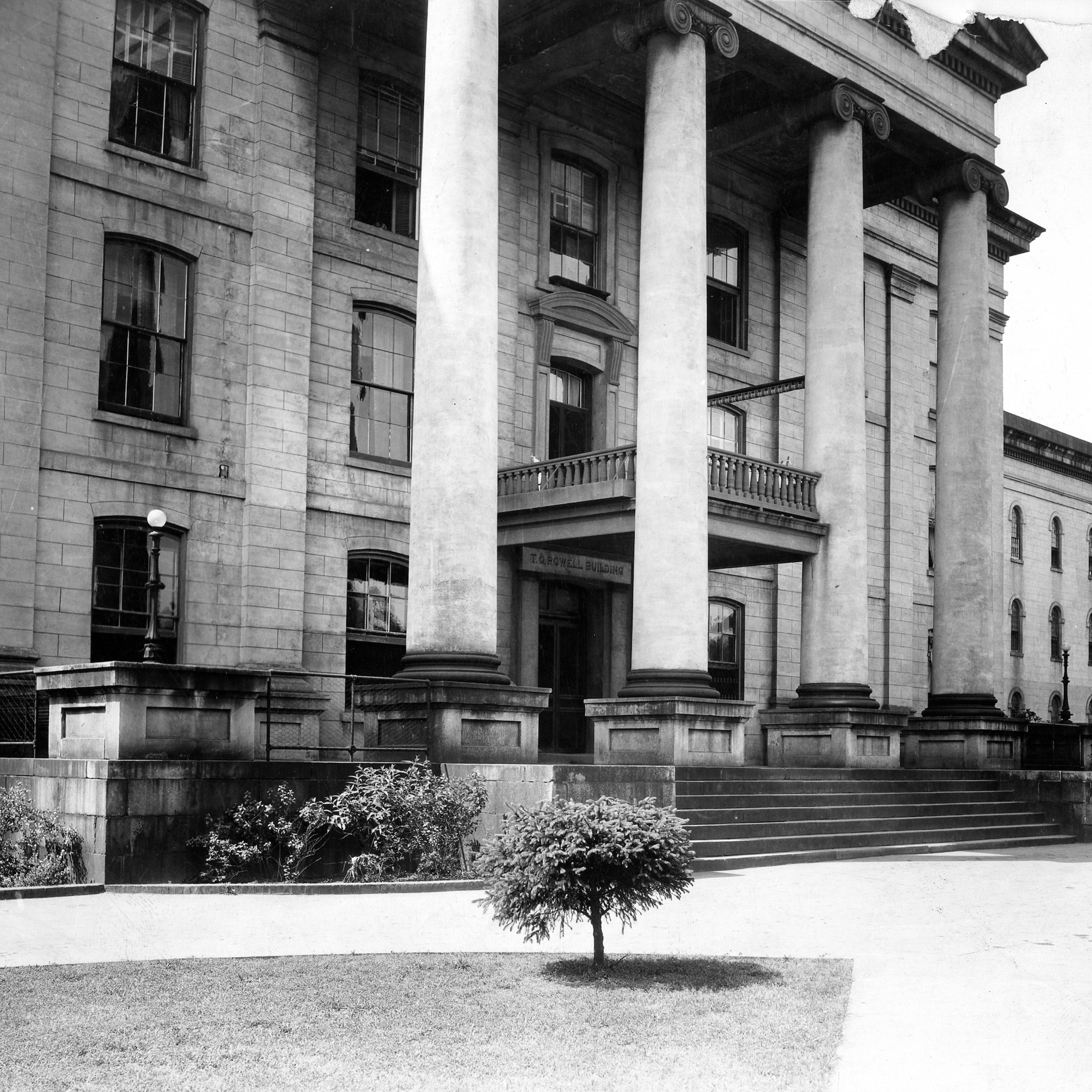 Administration building of Milledgeville State Hospital, Milledgeville, Ga.