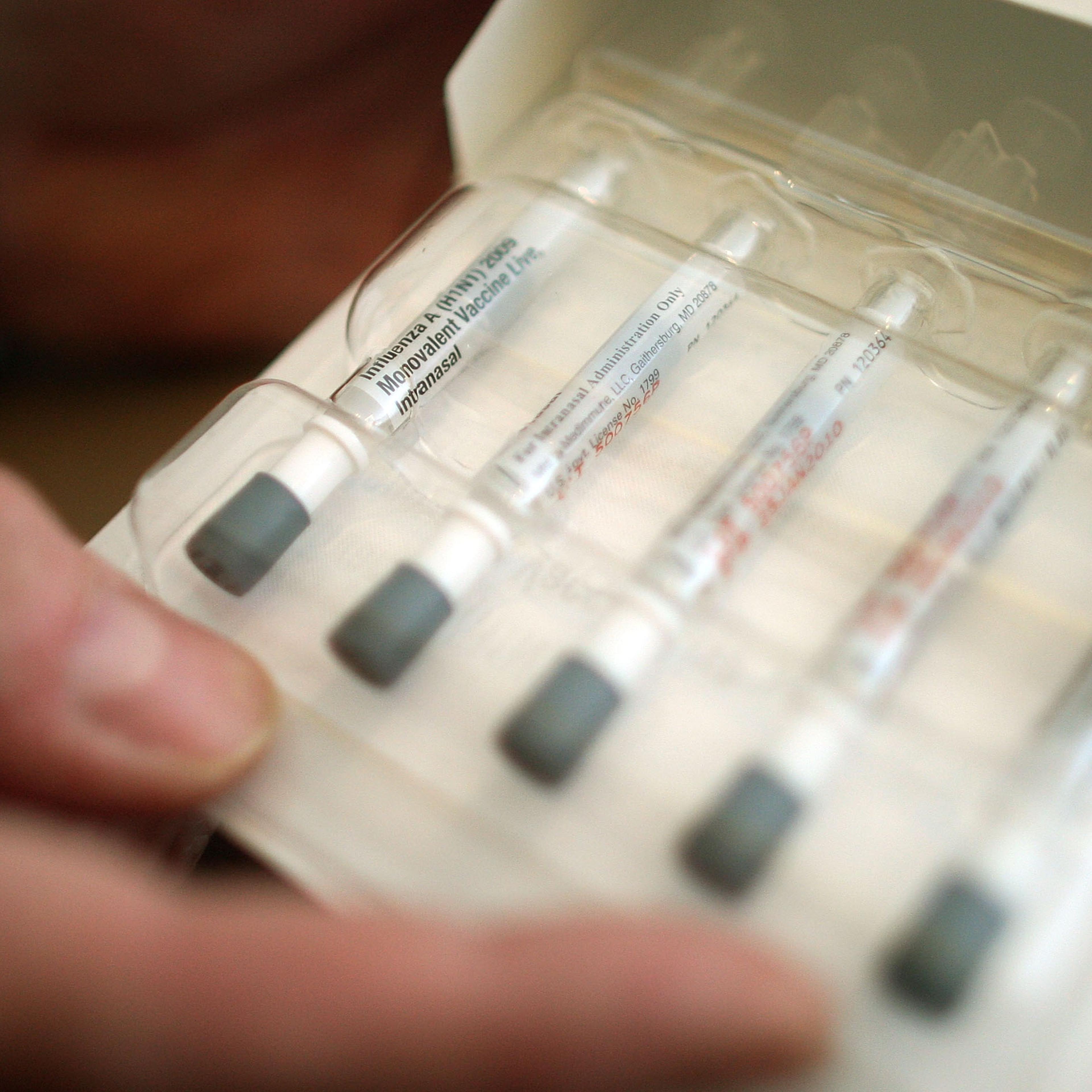 New York Health Care Workers Receive 1st Wave Of H1N1 Vaccinations