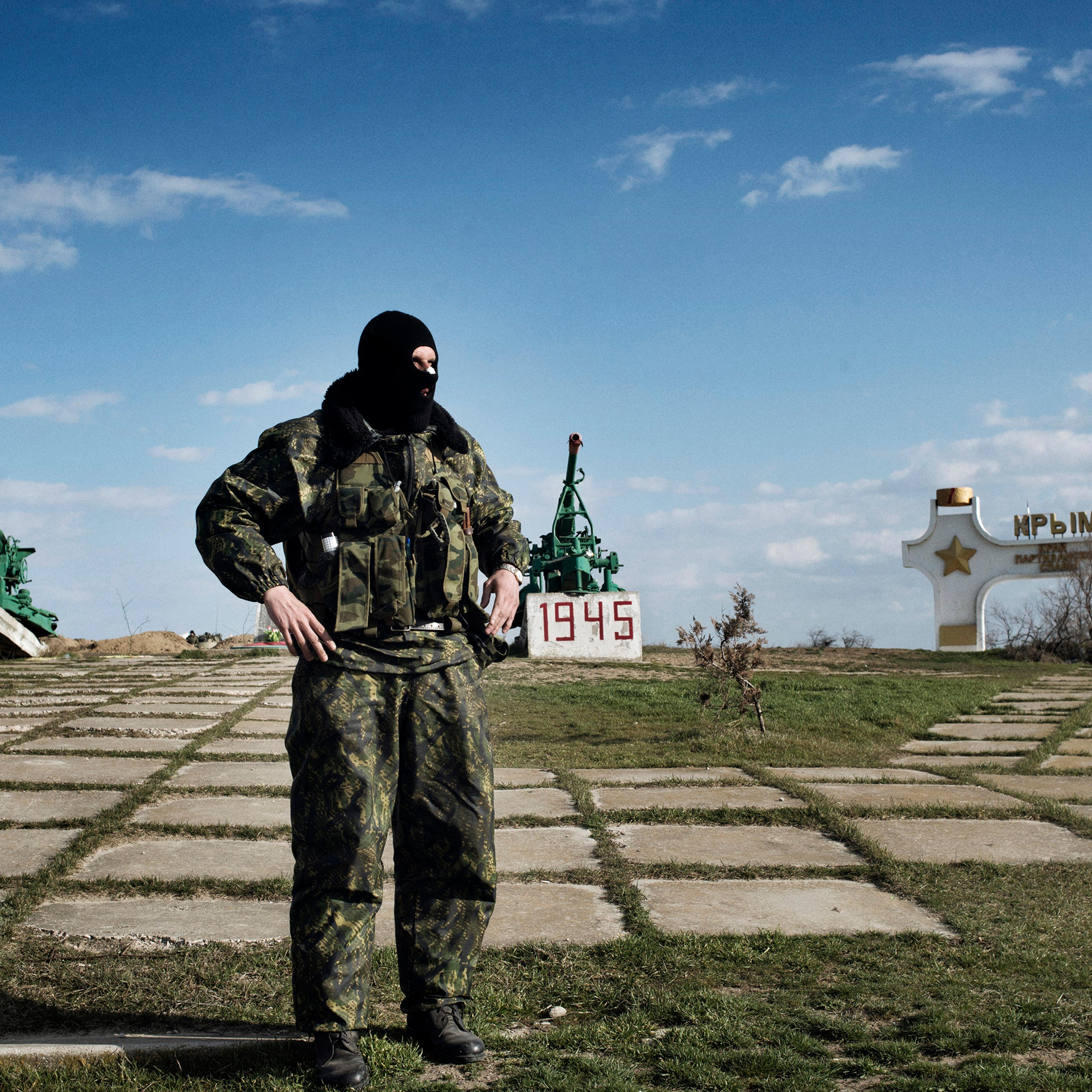 Crimea Ukraine Border Solider