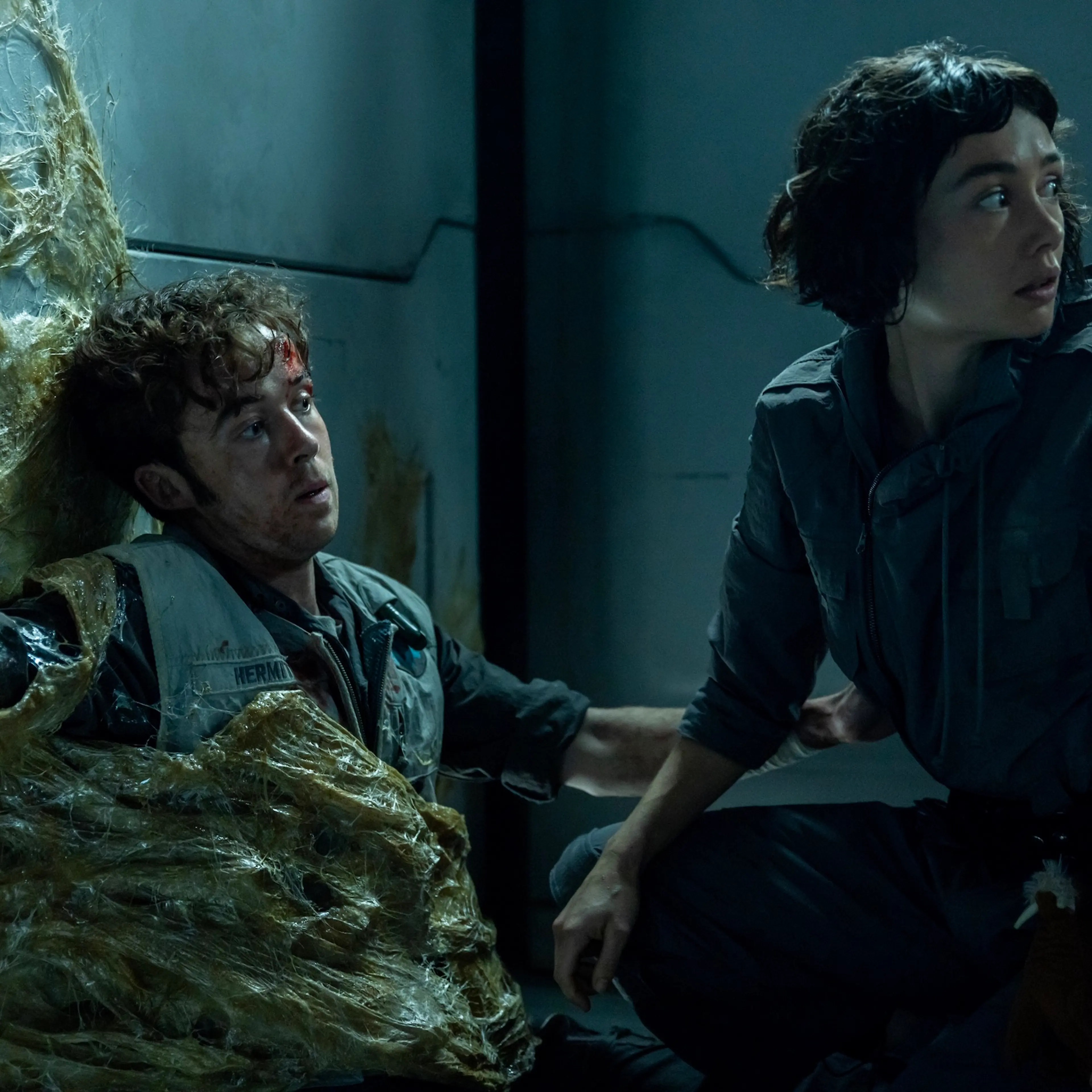 FX's Alien: Earth -- "Metamorphosi" -- Season 1, Episode 3 (Airs Tues, August 19) -- Pictured (L-R): Alex Lawther as Hermit, Sydney Chandler as Wendy. CR: Patrick Brown/FX