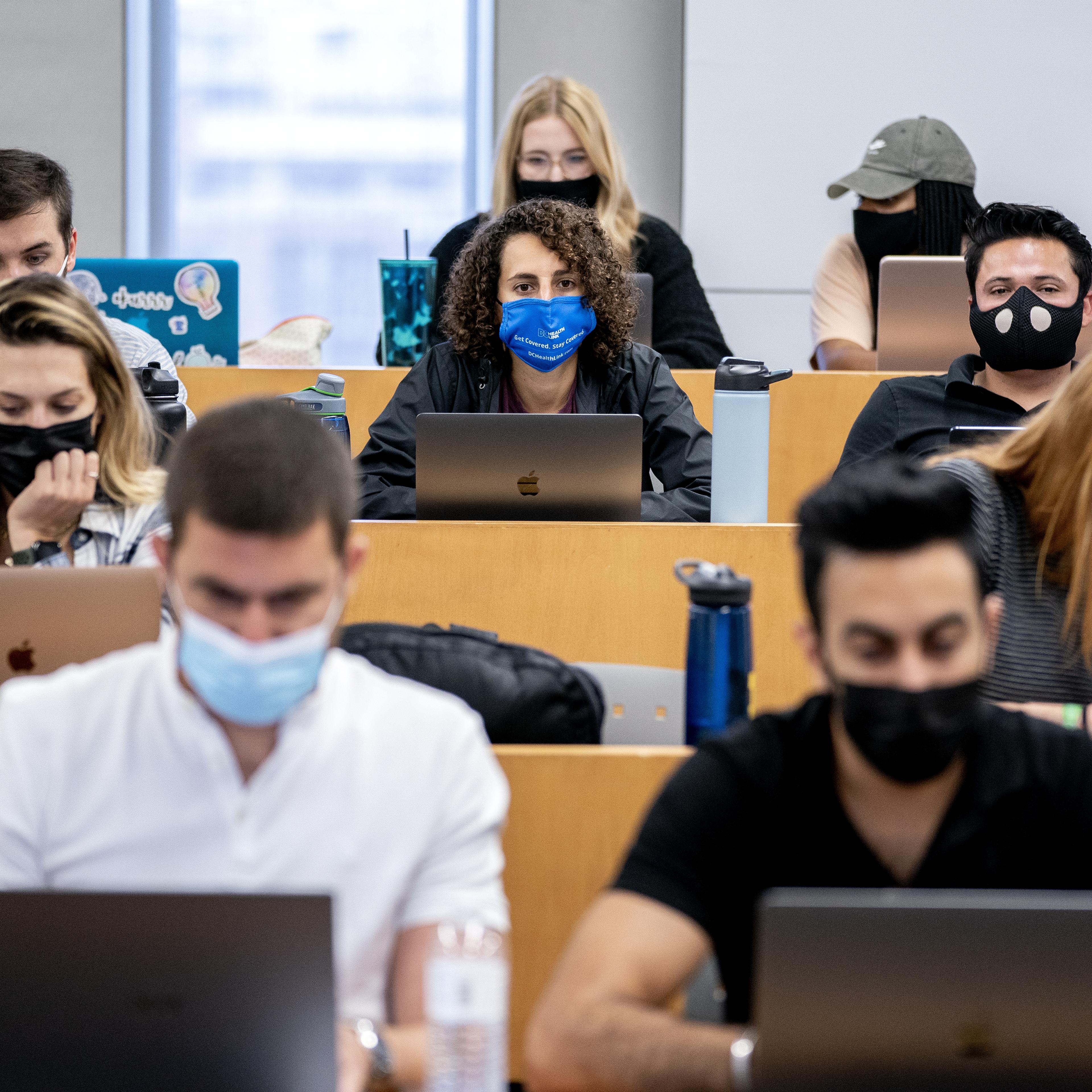 Students At The George Washington University School Of Business