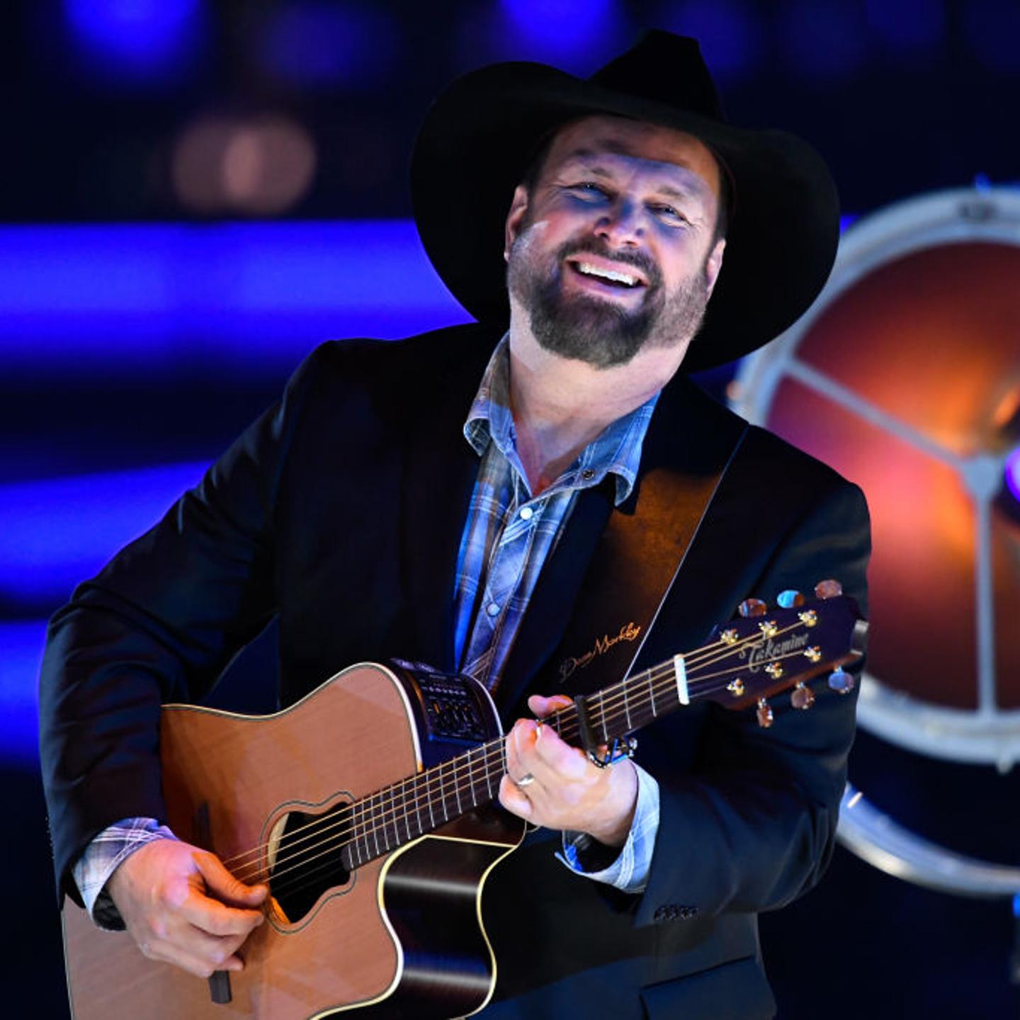 garth brooks sanders
