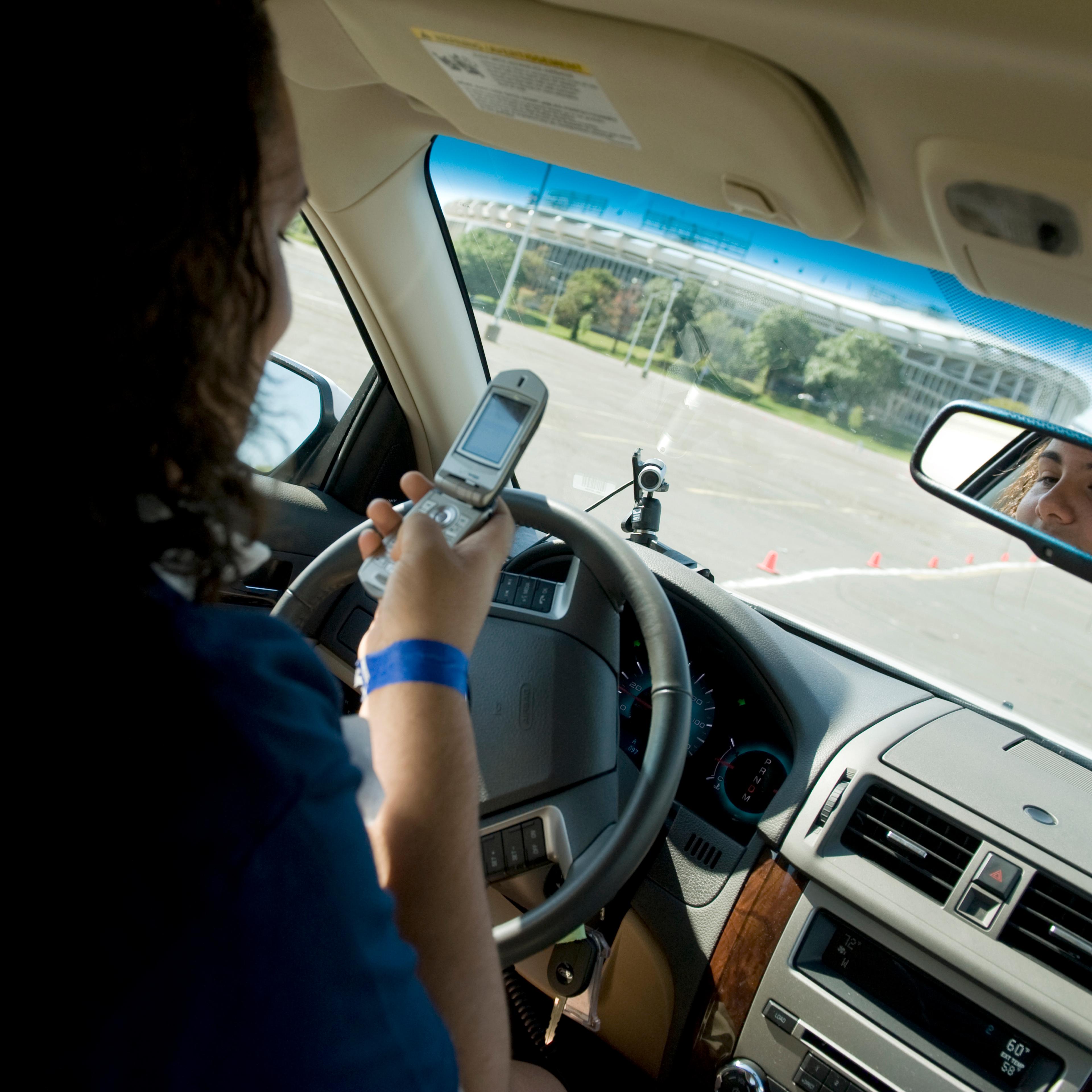 texting-while-driving