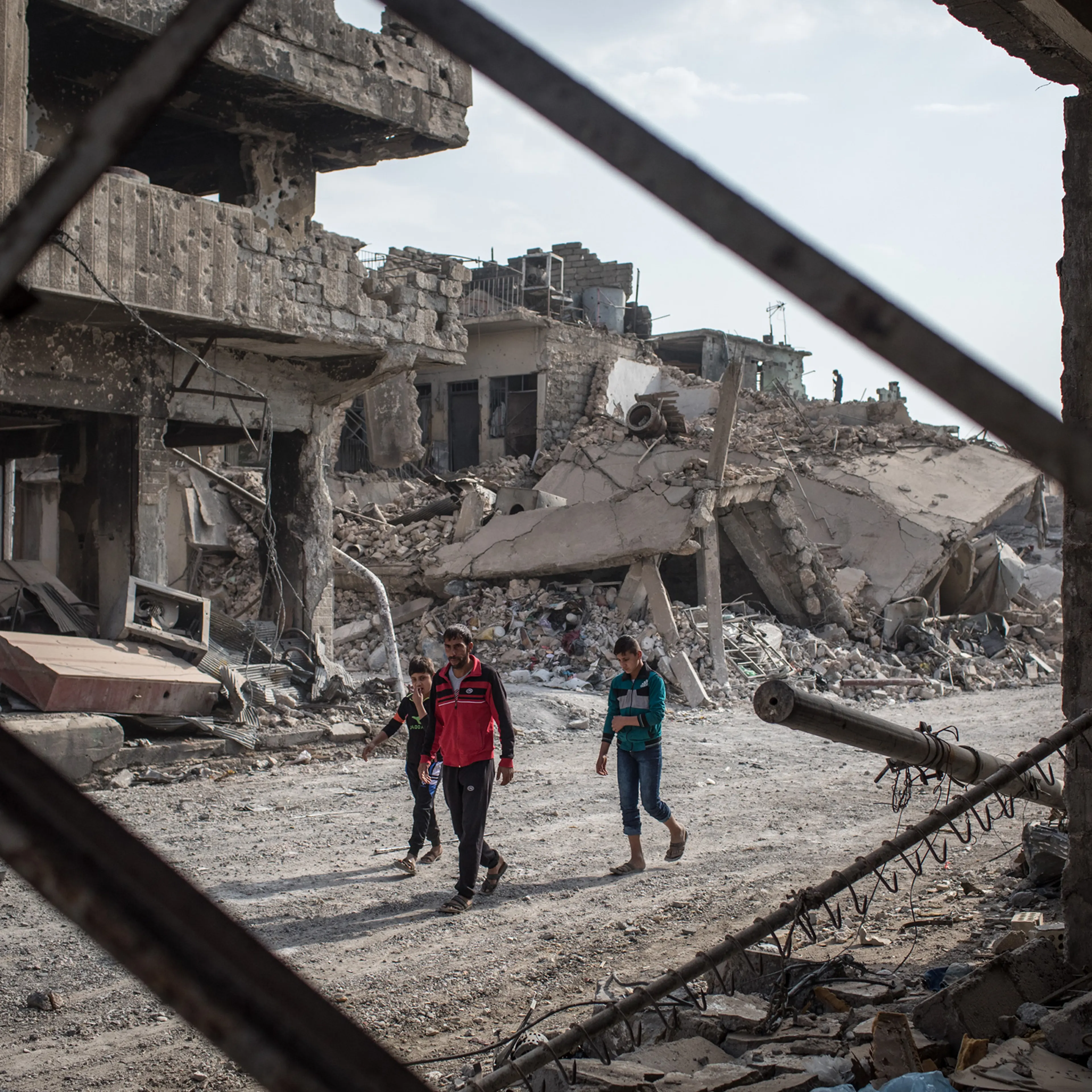 Civilians Return to Old City in West Mosul