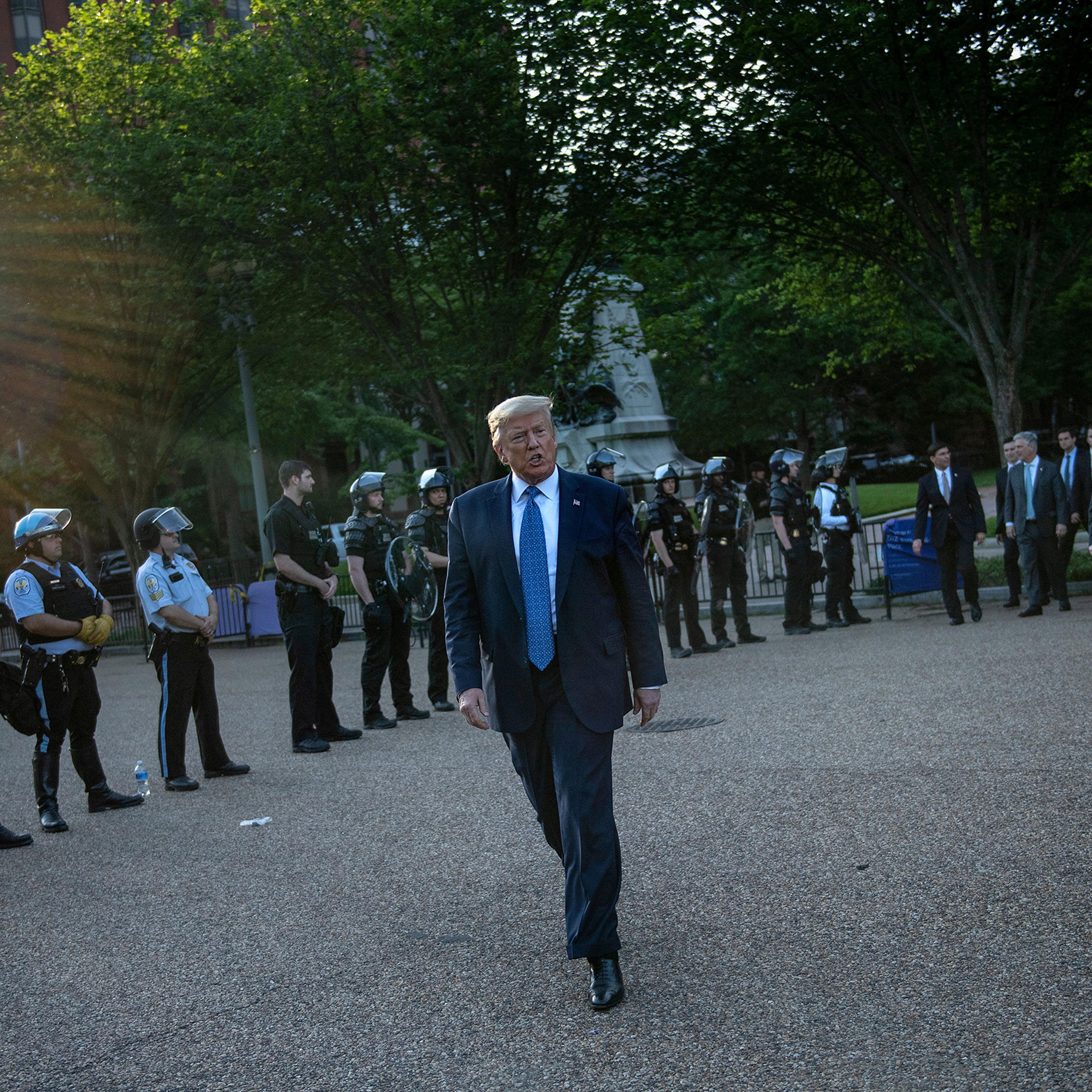 TOPSHOT-US-TRUMP-MINORITIES-POLICE-politics-DEMONSTRATION