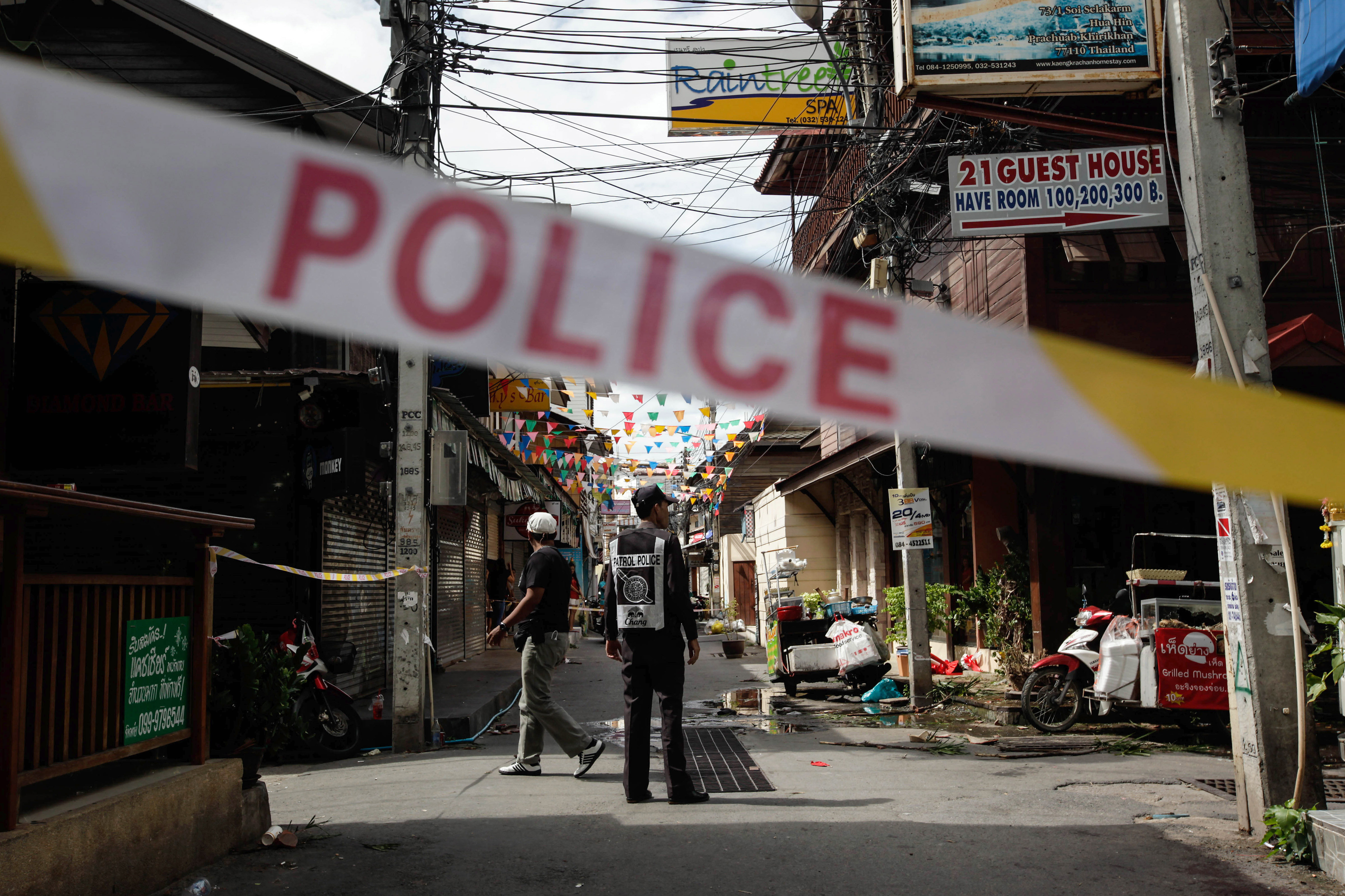 Explosions Hit Tourist Towns In Southern Thailand