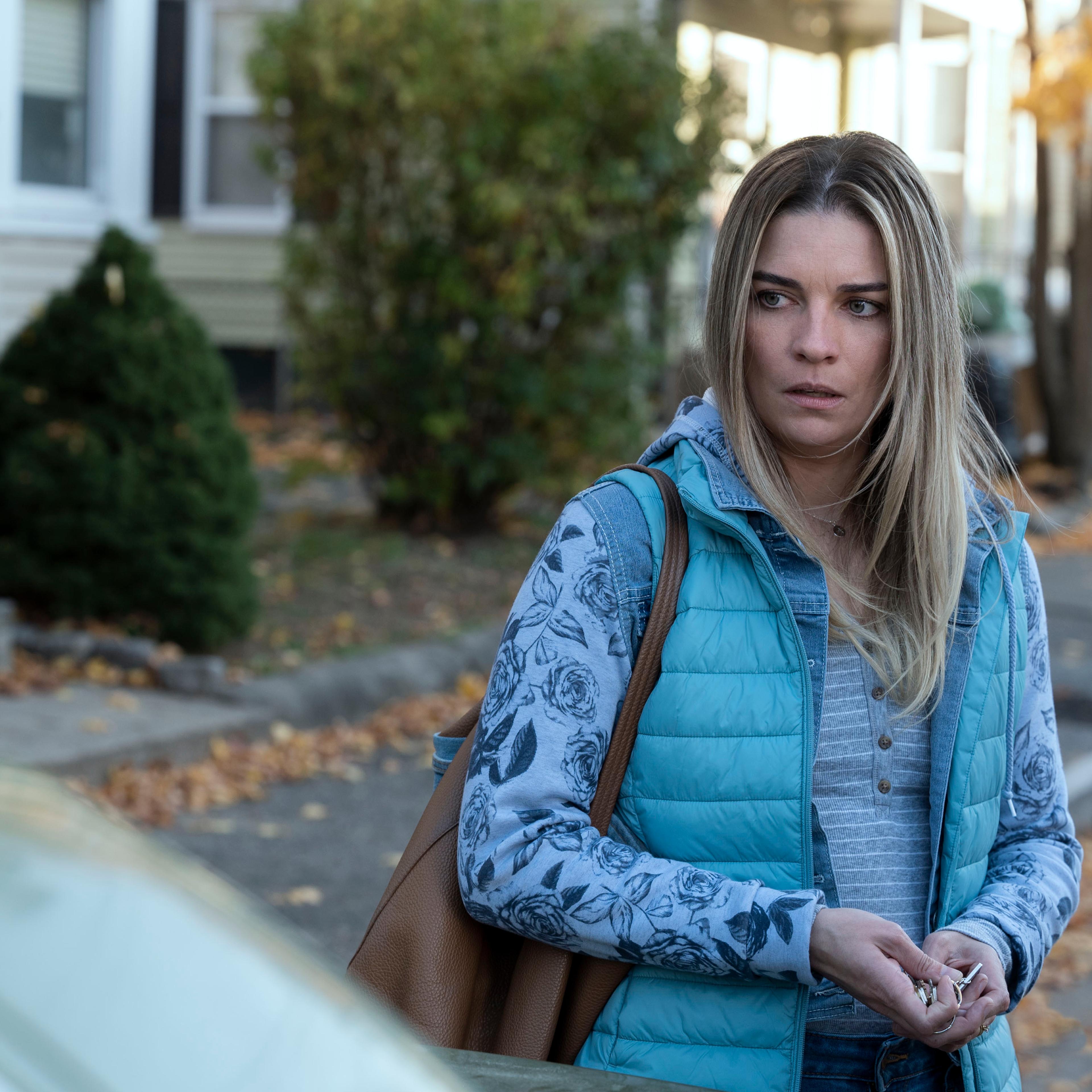 Annie Murphy as Allison - Kevin Can F*** Himself _ Season 1 - Photo Credit: Jojo Whilden/AMC