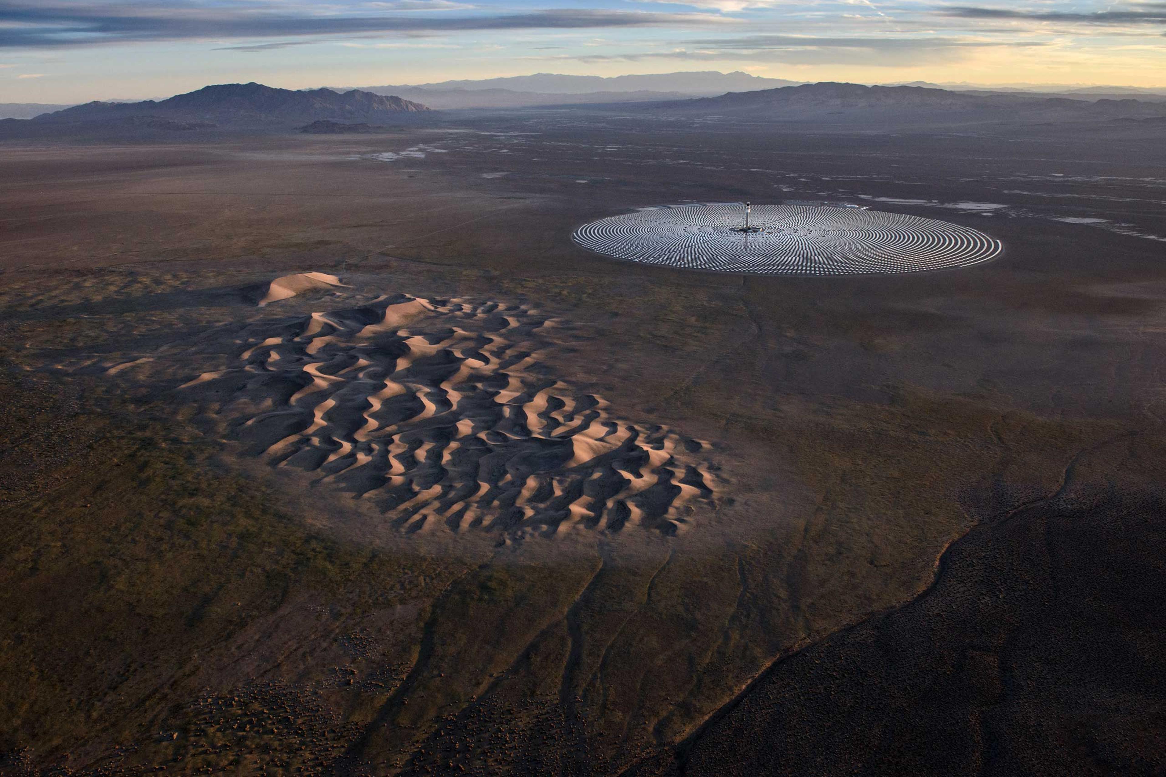 The Crescent Dunes Solar Energy Project, a 110 megawatt solar thermal power project, near Tonopah, Nevada. Jamey Stillings